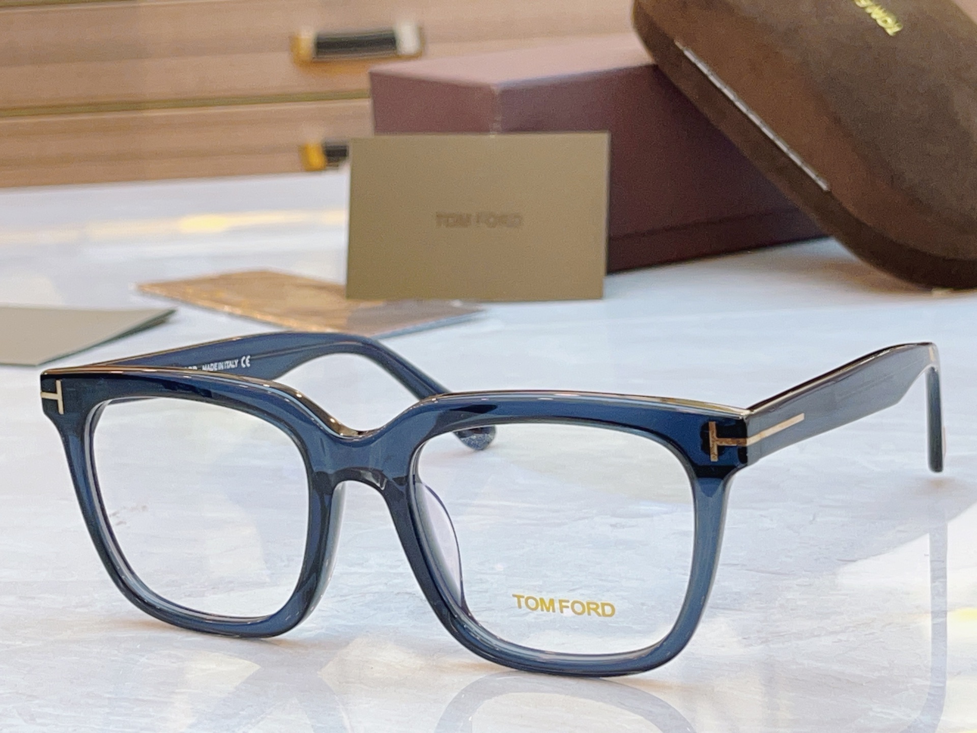 ，【TOM FOR*】汤姆*福特新款眼镜架，MODEL：FT0646，SIZE：53口20-145