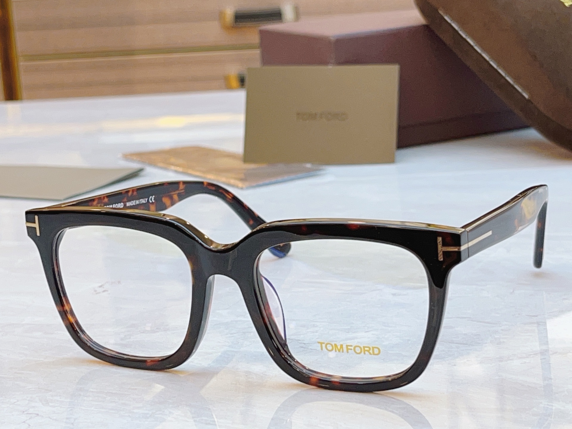 ，【TOM FOR*】汤姆*福特新款眼镜架，MODEL：FT0646，SIZE：53口20-145