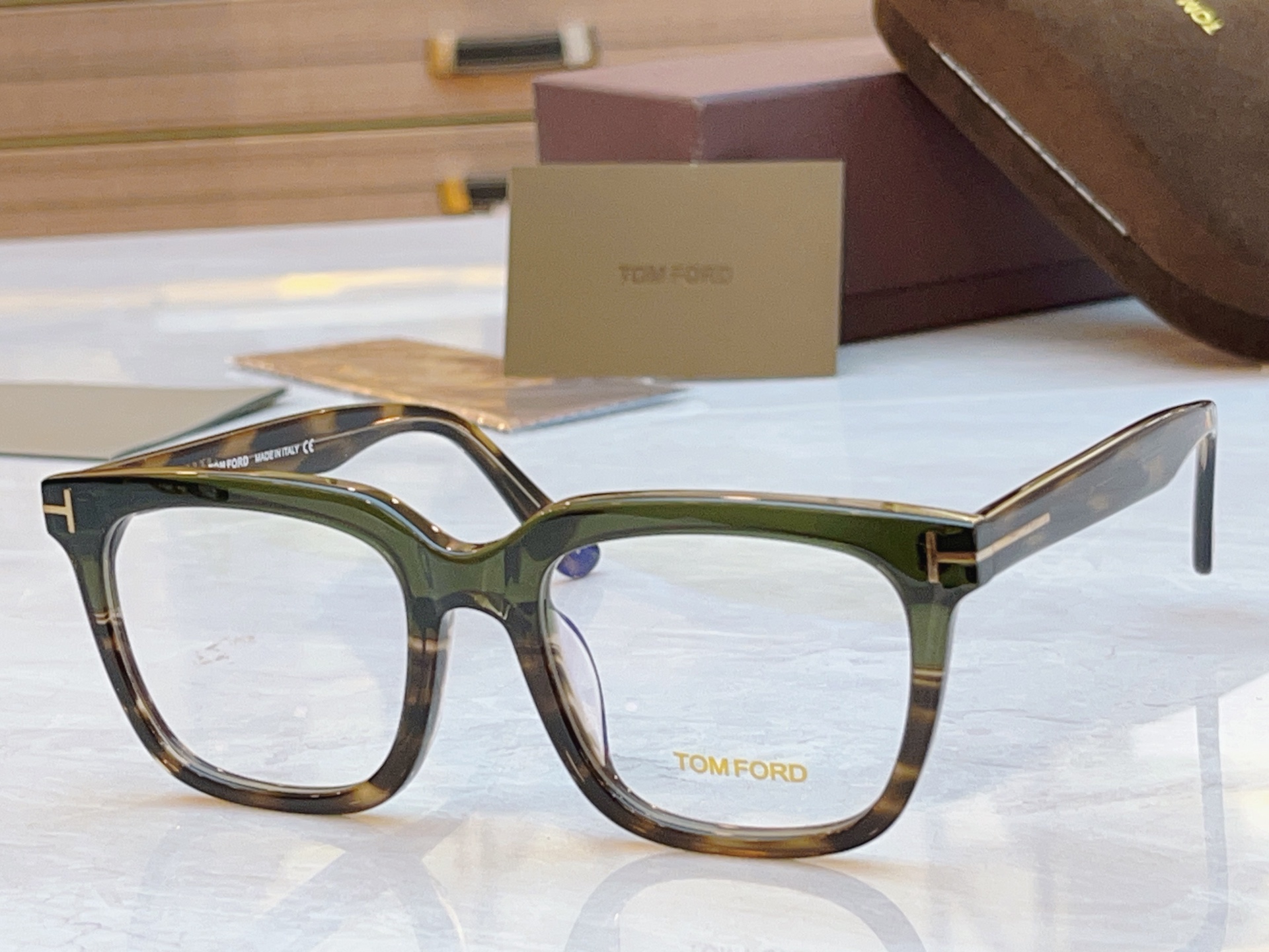 ，【TOM FOR*】汤姆*福特新款眼镜架，MODEL：FT0646，SIZE：53口20-145