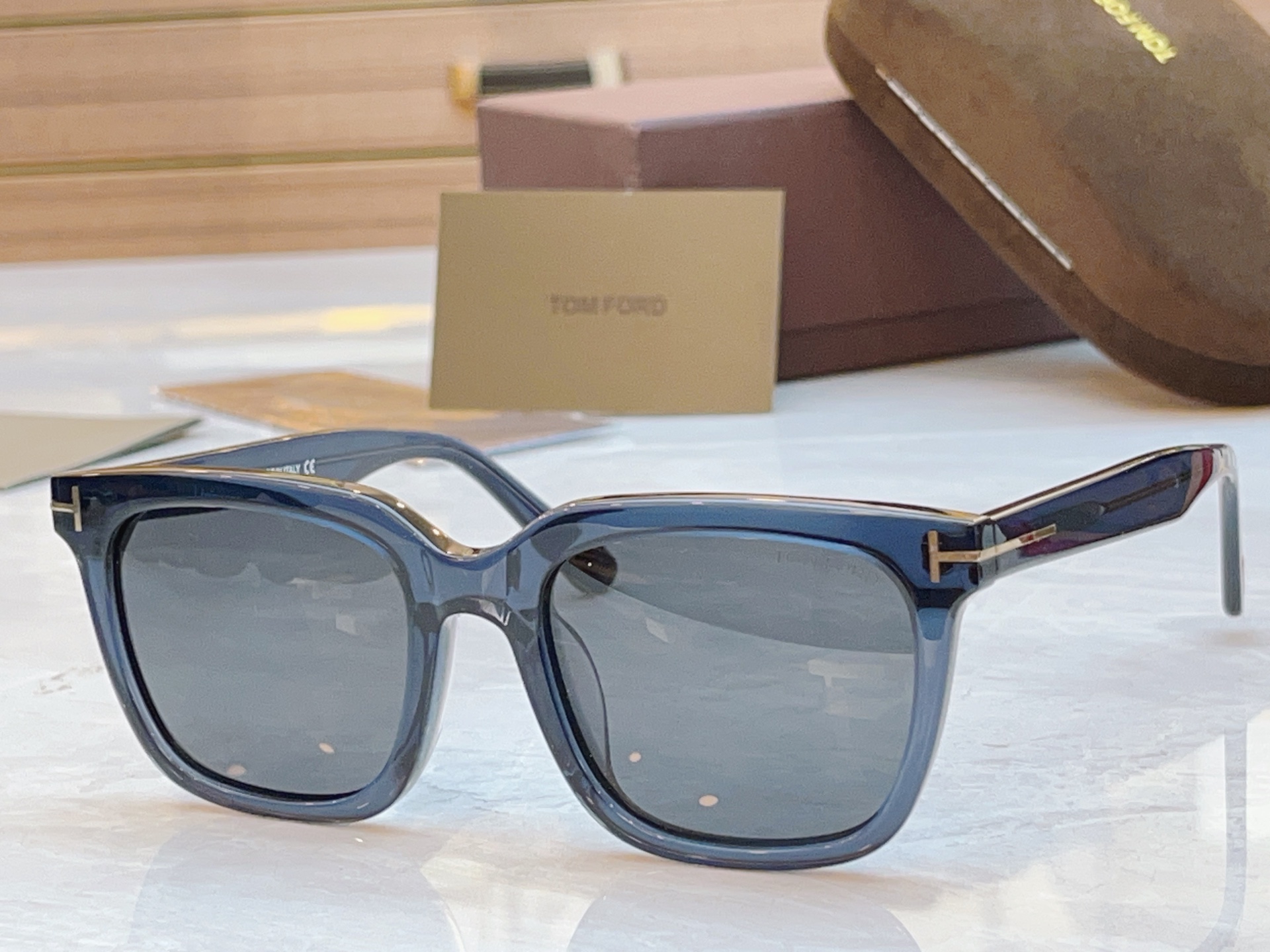 ，【TOM FOR*】汤姆*福特新款太阳镜🕶️，MODEL：FT0646，SIZE：53口20-145