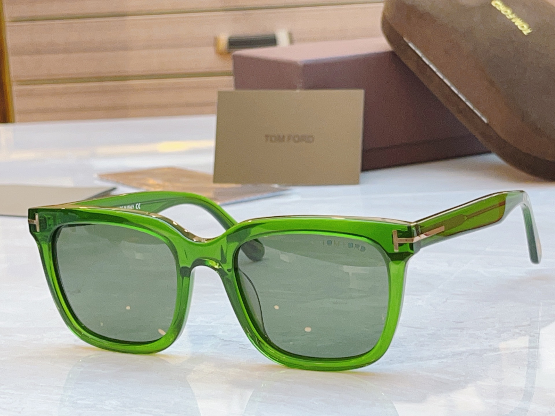 ，【TOM FOR*】汤姆*福特新款太阳镜🕶️，MODEL：FT0646，SIZE：53口20-145