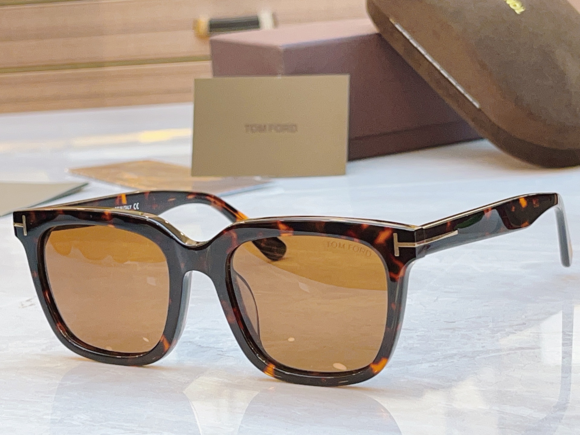 ，【TOM FOR*】汤姆*福特新款太阳镜🕶️，MODEL：FT0646，SIZE：53口20-145