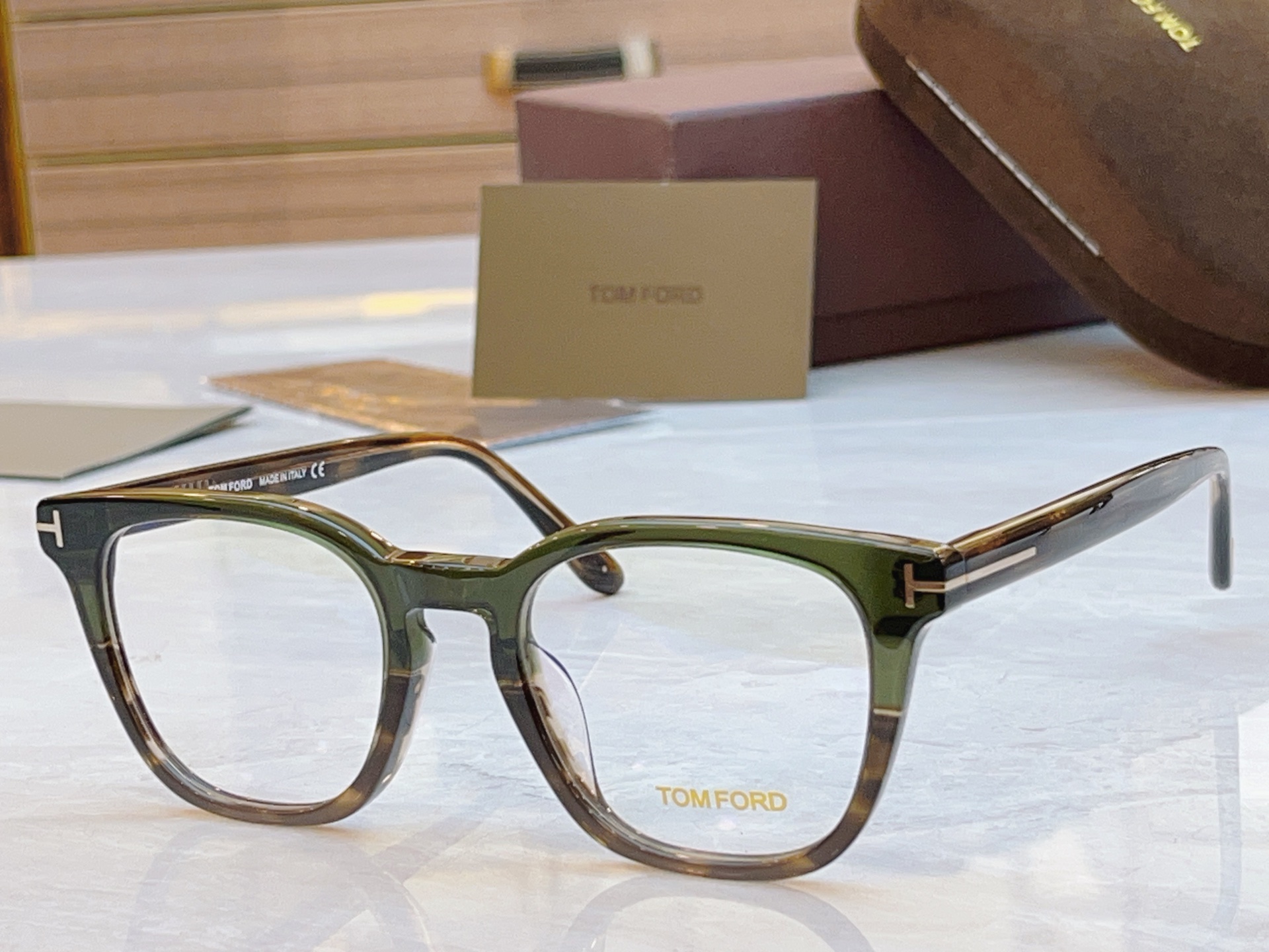 ，【TOM FOR*】汤姆*福特新款眼镜架，MODEL：FT0614-K-B，SIZE：51口21-14