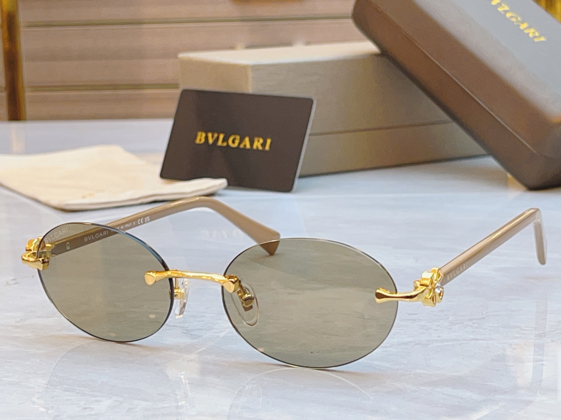 ，【BVLGA*】宝格*丽新款太阳镜，
MODEL：BV6191-B-D，SIZE：56口18-140