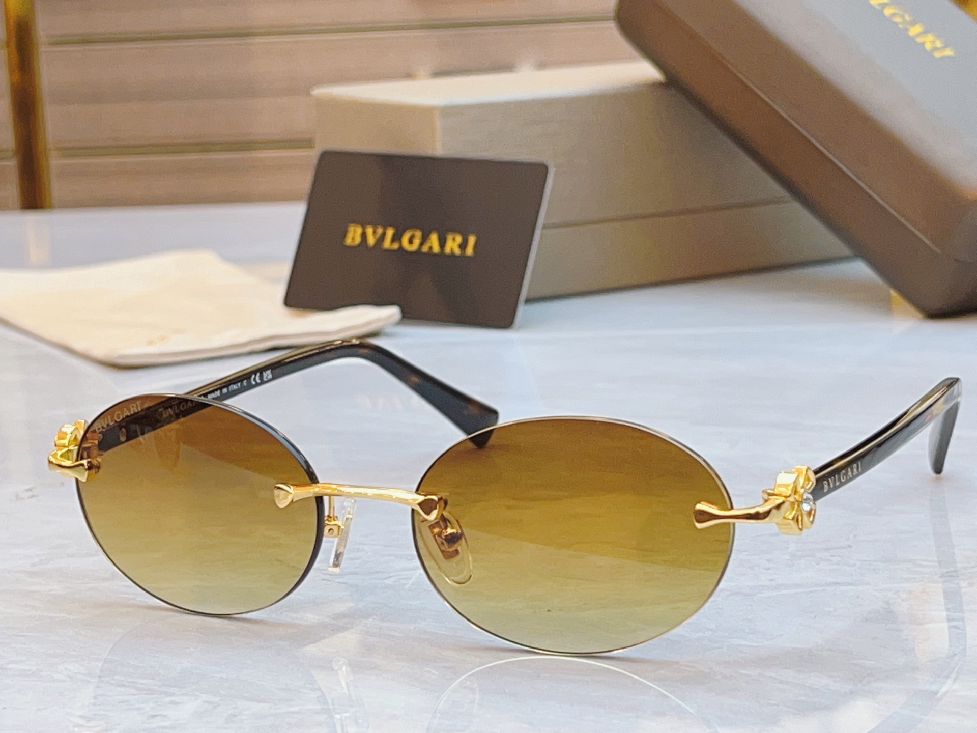 ，【BVLGA*】宝格*丽新款太阳镜，
MODEL：BV6191-B-D，SIZE：56口18-140