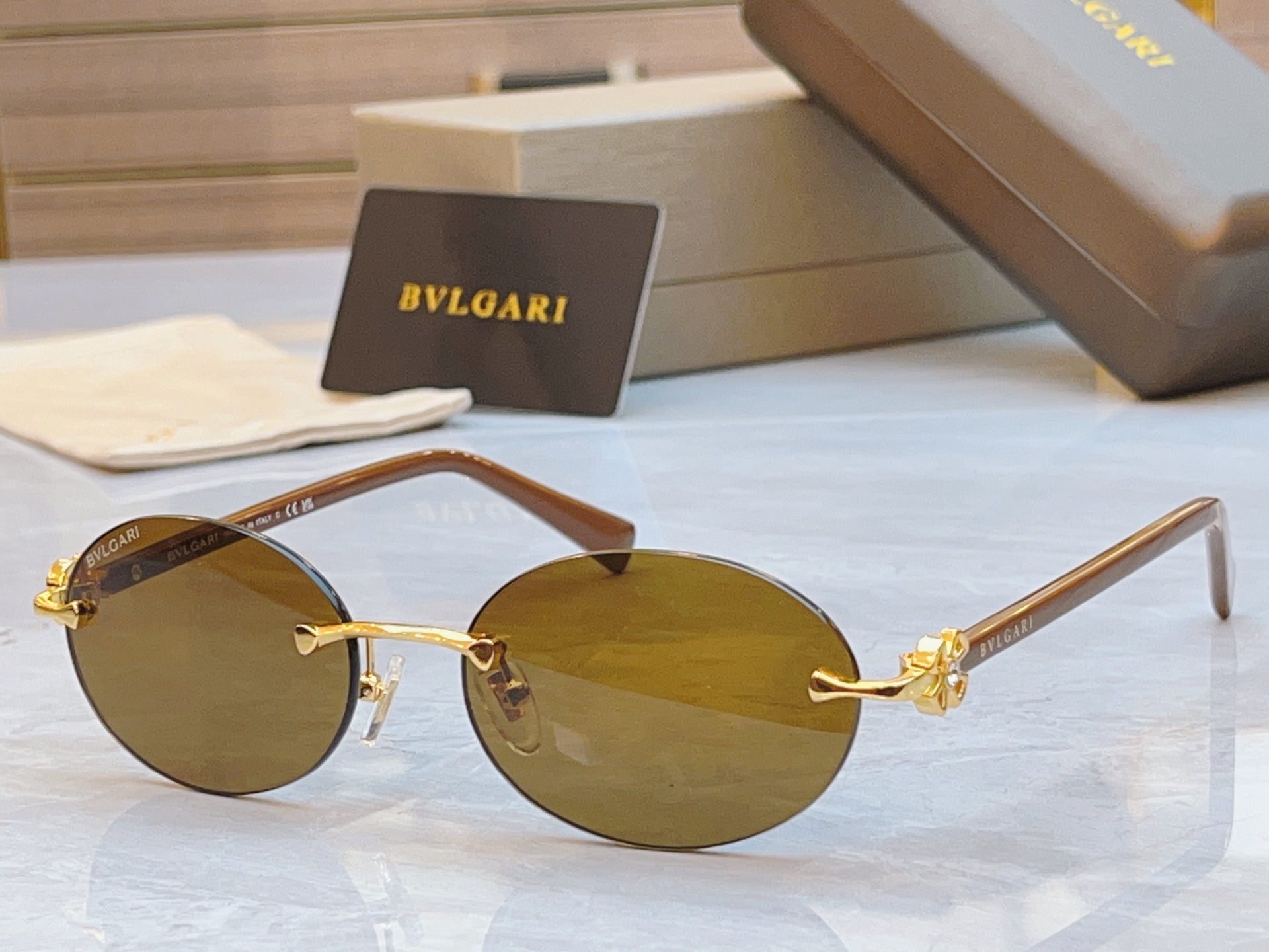 ，【BVLGA*】宝格*丽新款太阳镜，
MODEL：BV6191-B-D，SIZE：56口18-140