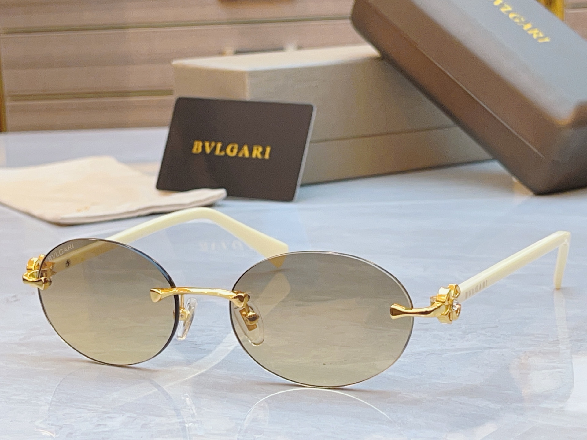 ，【BVLGA*】宝格*丽新款太阳镜，
MODEL：BV6191-B-D，SIZE：56口18-140