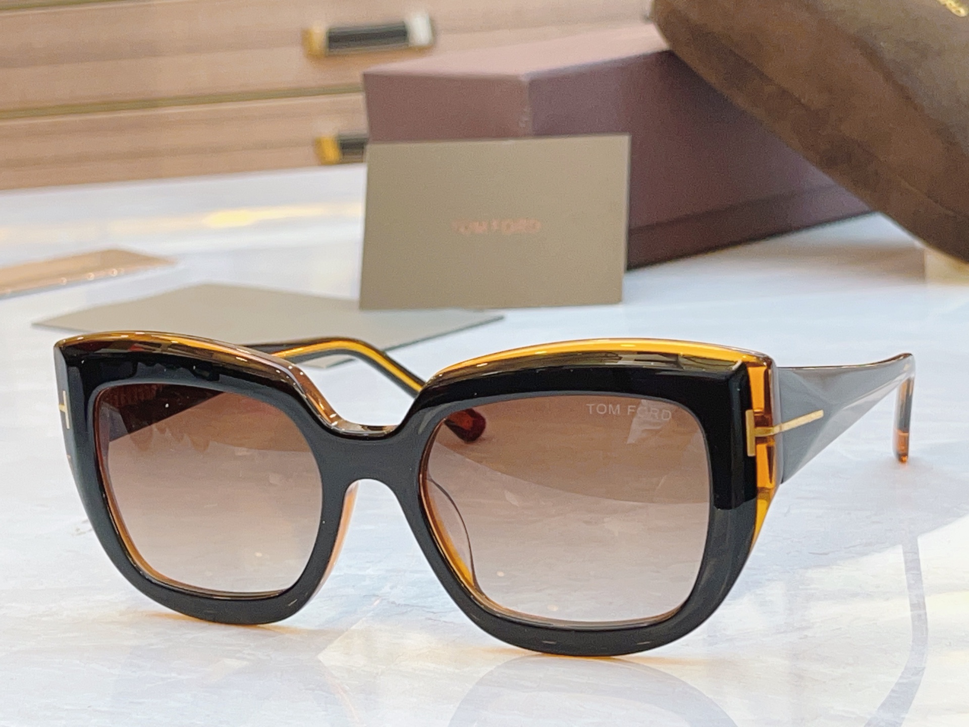 ，【TOM FOR*】汤姆*福特新款太阳镜🕶️，MODEL：FT1192，SIZE：53口19-140