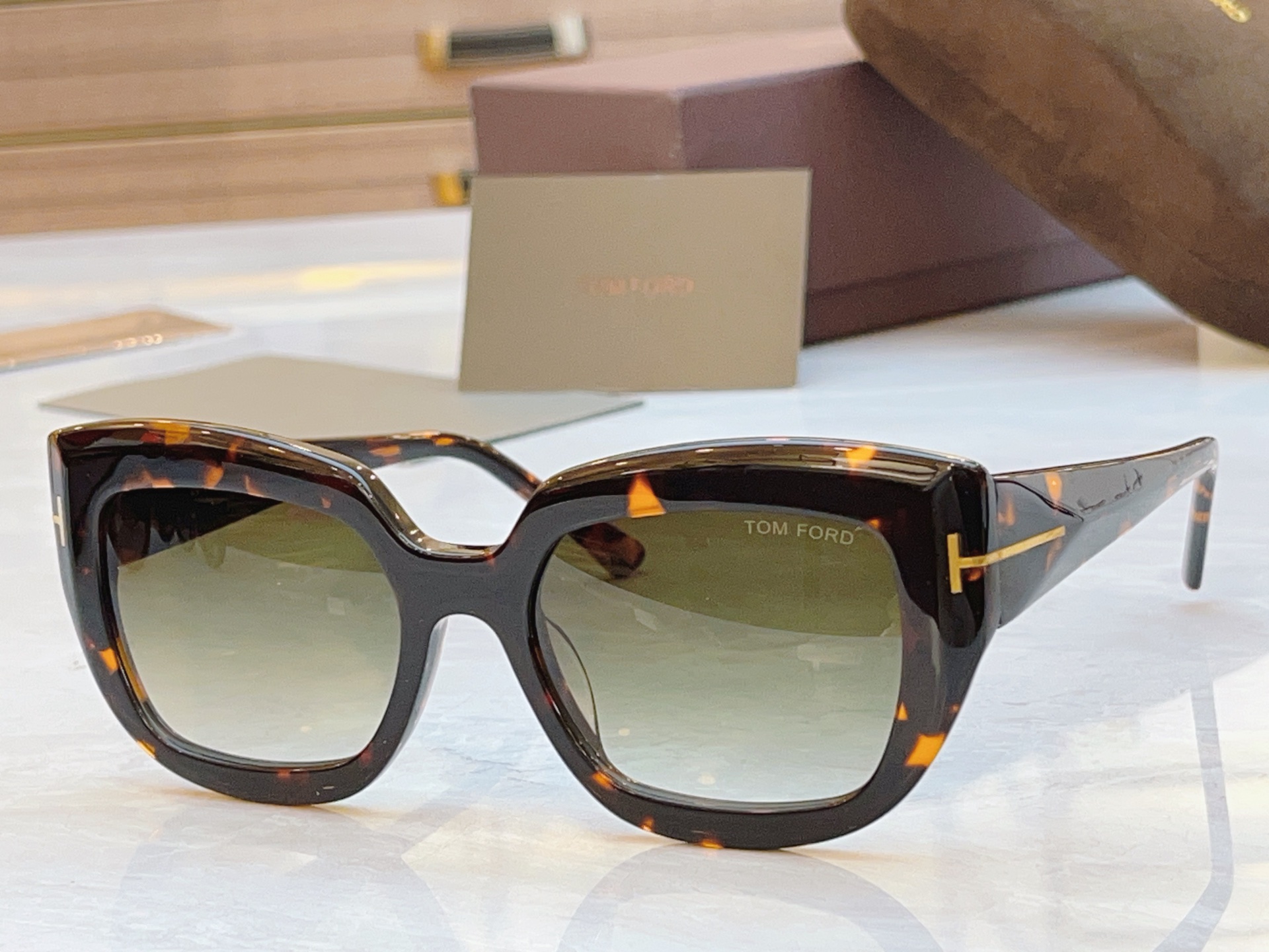，【TOM FOR*】汤姆*福特新款太阳镜🕶️，MODEL：FT1192，SIZE：53口19-140