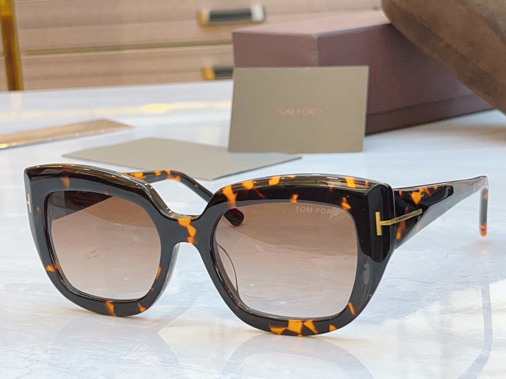 ，【TOM FOR*】汤姆*福特新款太阳镜🕶️，MODEL：FT1192，SIZE：53口19-140