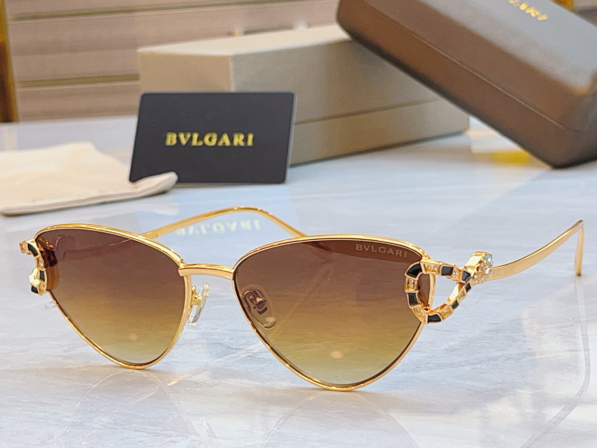 ，【BVLGA*】宝格*丽新款太阳镜，
MODEL：BV41606U，SIZE：58口16-145