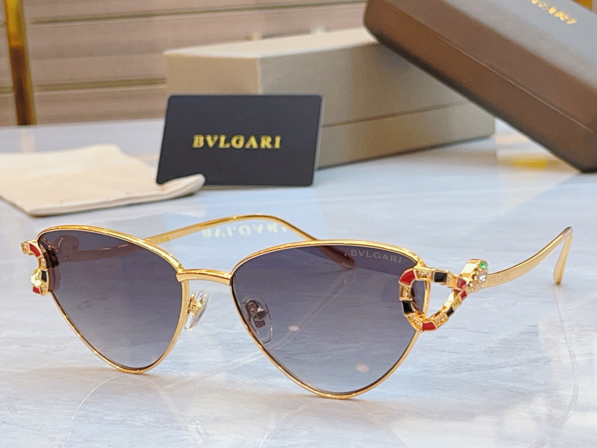 ，【BVLGA*】宝格*丽新款太阳镜，
MODEL：BV41606U，SIZE：58口16-145