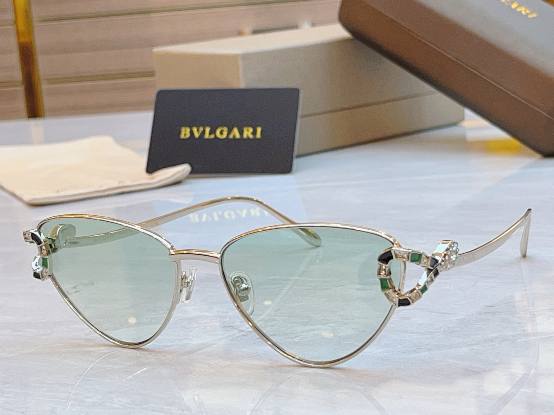 ，【BVLGA*】宝格*丽新款太阳镜，
MODEL：BV41606U，SIZE：58口16-145