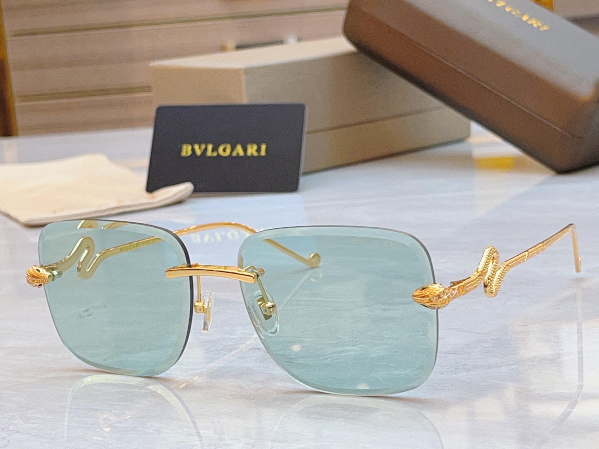 ，【BVLGA*】宝格*丽新款太阳镜，
MODEL：BV9025B，SIZE：59口17-145