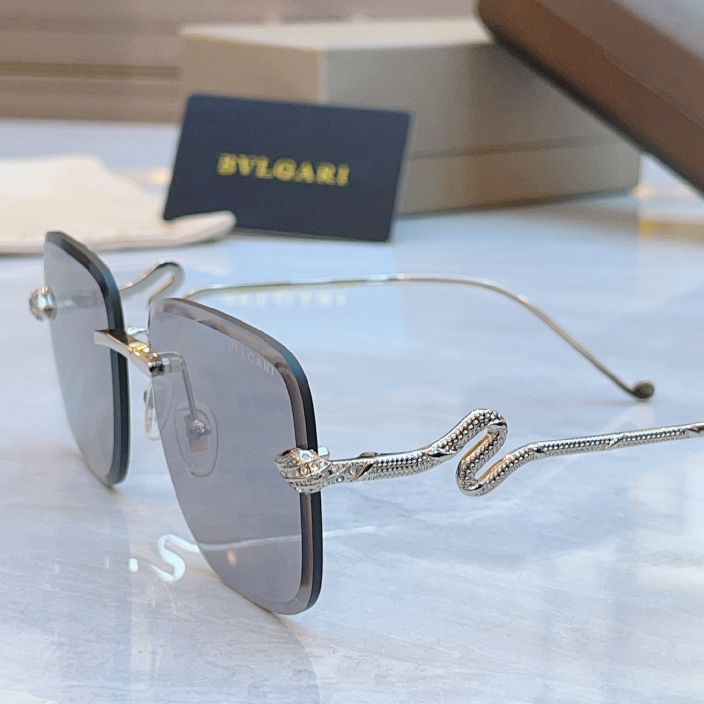 ，【BVLGA*】宝格*丽新款太阳镜，
MODEL：BV9025B，SIZE：59口17-145