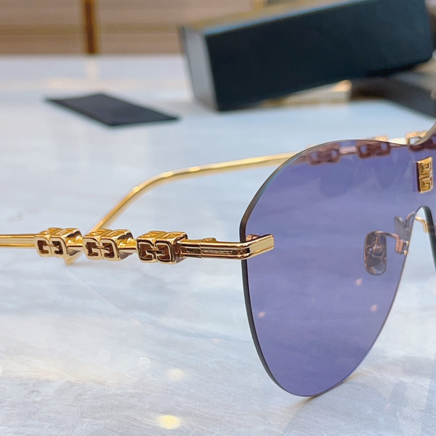 ，【GIVENCH*】纪梵*希新款太阳镜🕶️，MODEL：GV40035U，SIZE：140口0-145