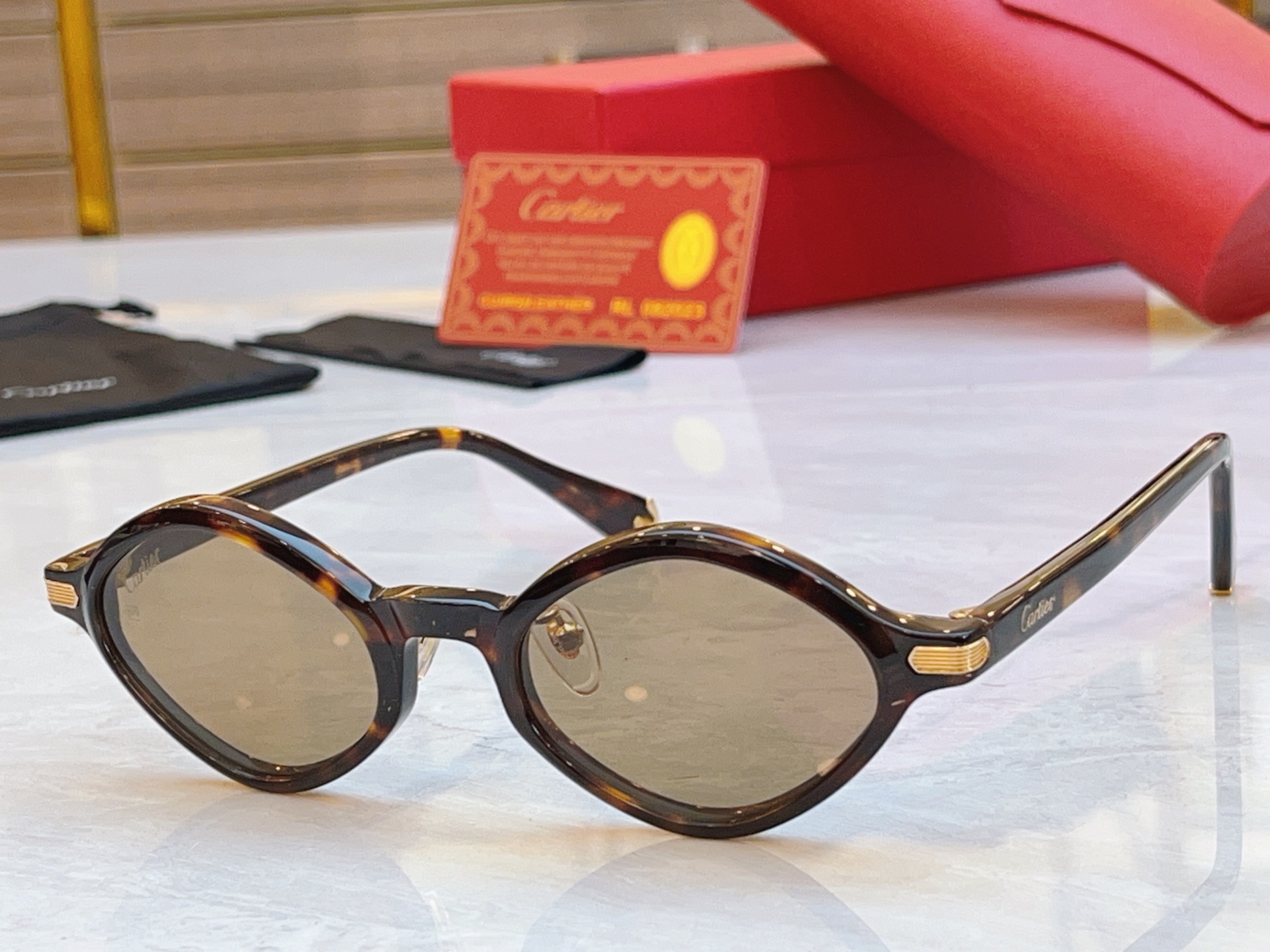 ，【CARTIE*】卡地*亚新款太阳镜，CT0540S，size48口21-145