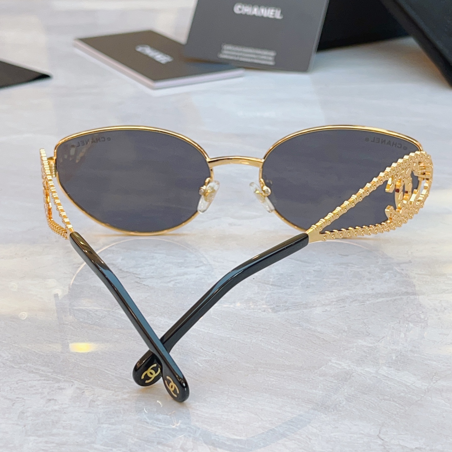 ，【CHAN*】香奈*儿新款太阳镜，
MODEL：A95107，SIZE：60口19-150