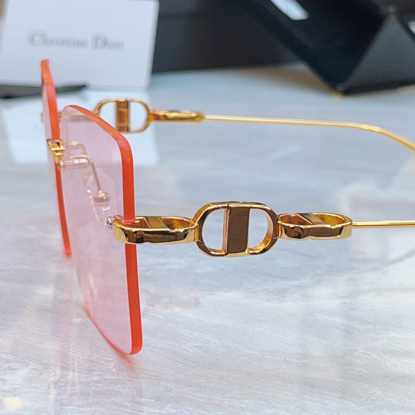 ，【DIO* 】迪*奥新款太阳镜，
MODEL：Dior S3U，SIZE：52口15-133