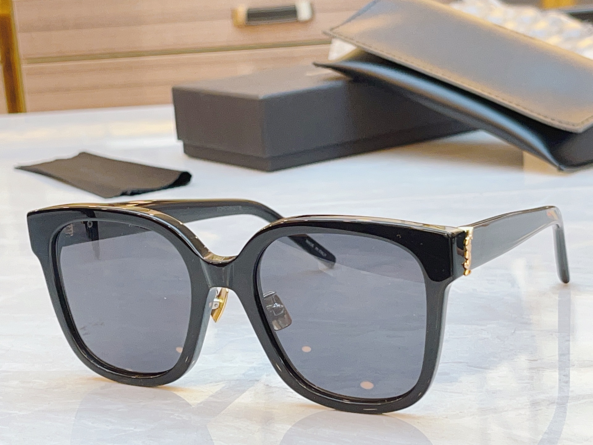 ，【SAINT LAUREN*】圣罗*兰新款眼镜架，MODEL：SL M105/F，SIZE：55口21