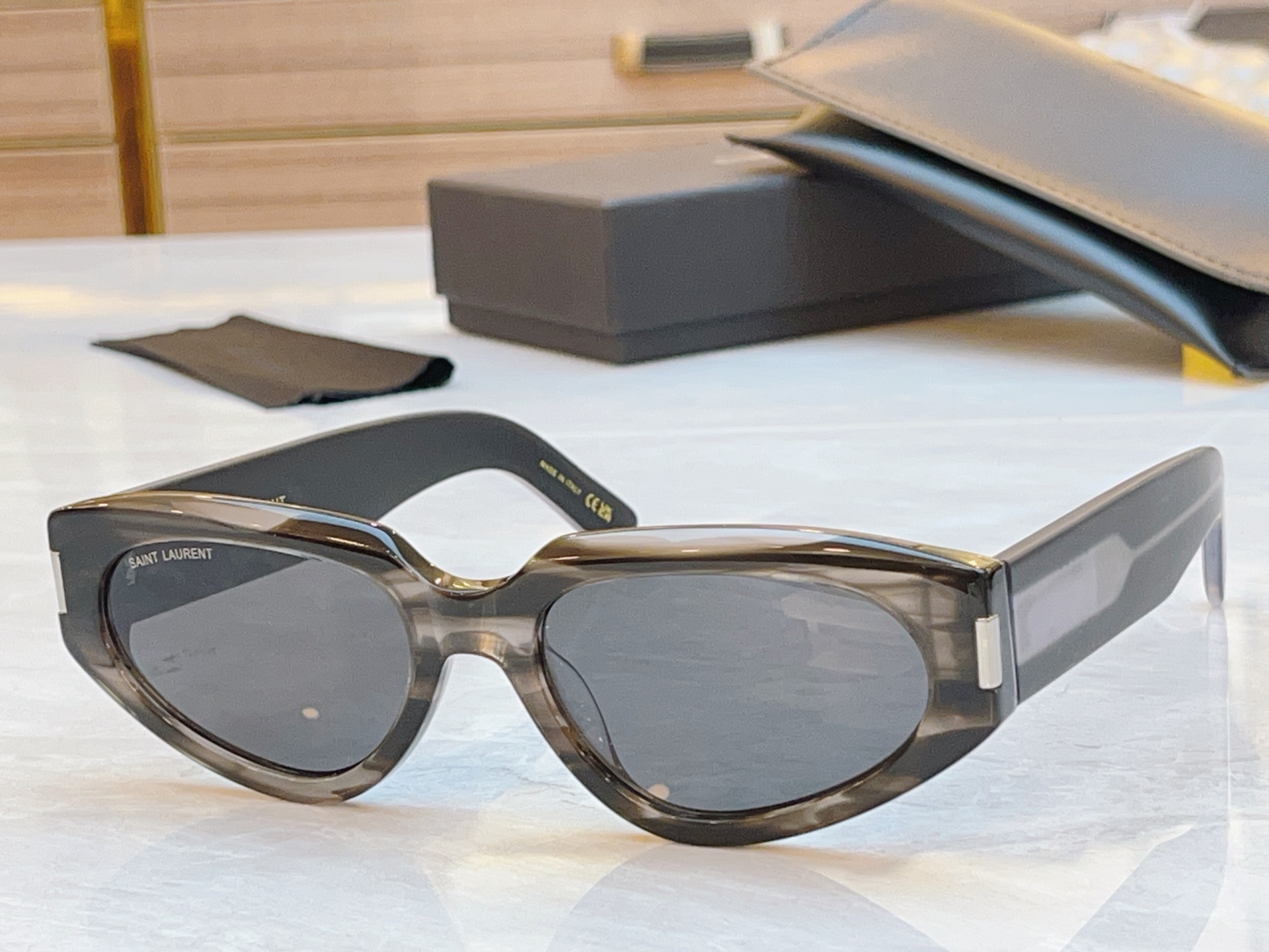 ，【SAINT LAUREN*】圣罗*兰新款眼镜架，MODEL：SL 812，SIZE：50口19-14