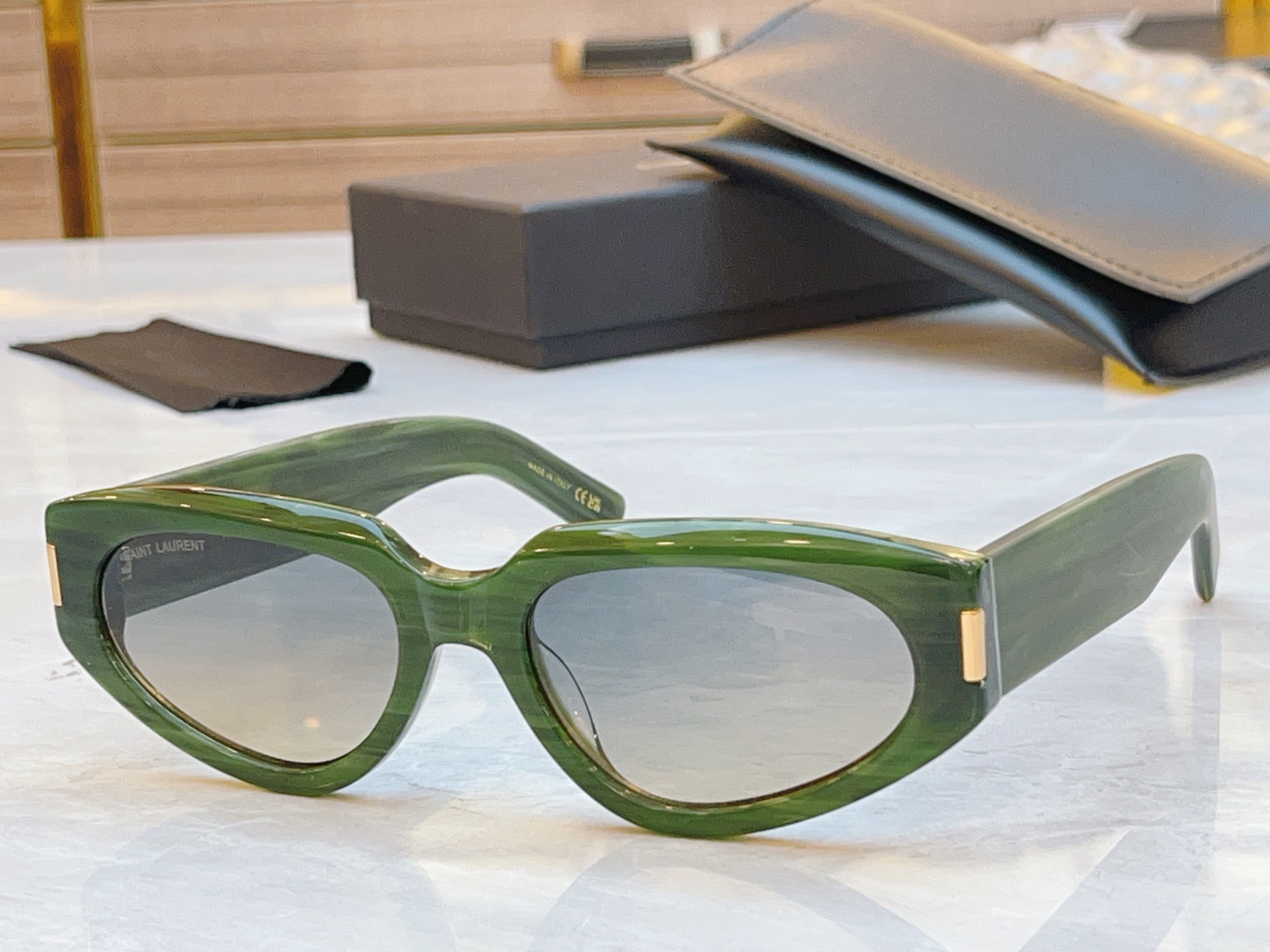 ，【SAINT LAUREN*】圣罗*兰新款眼镜架，MODEL：SL 812，SIZE：50口19-14