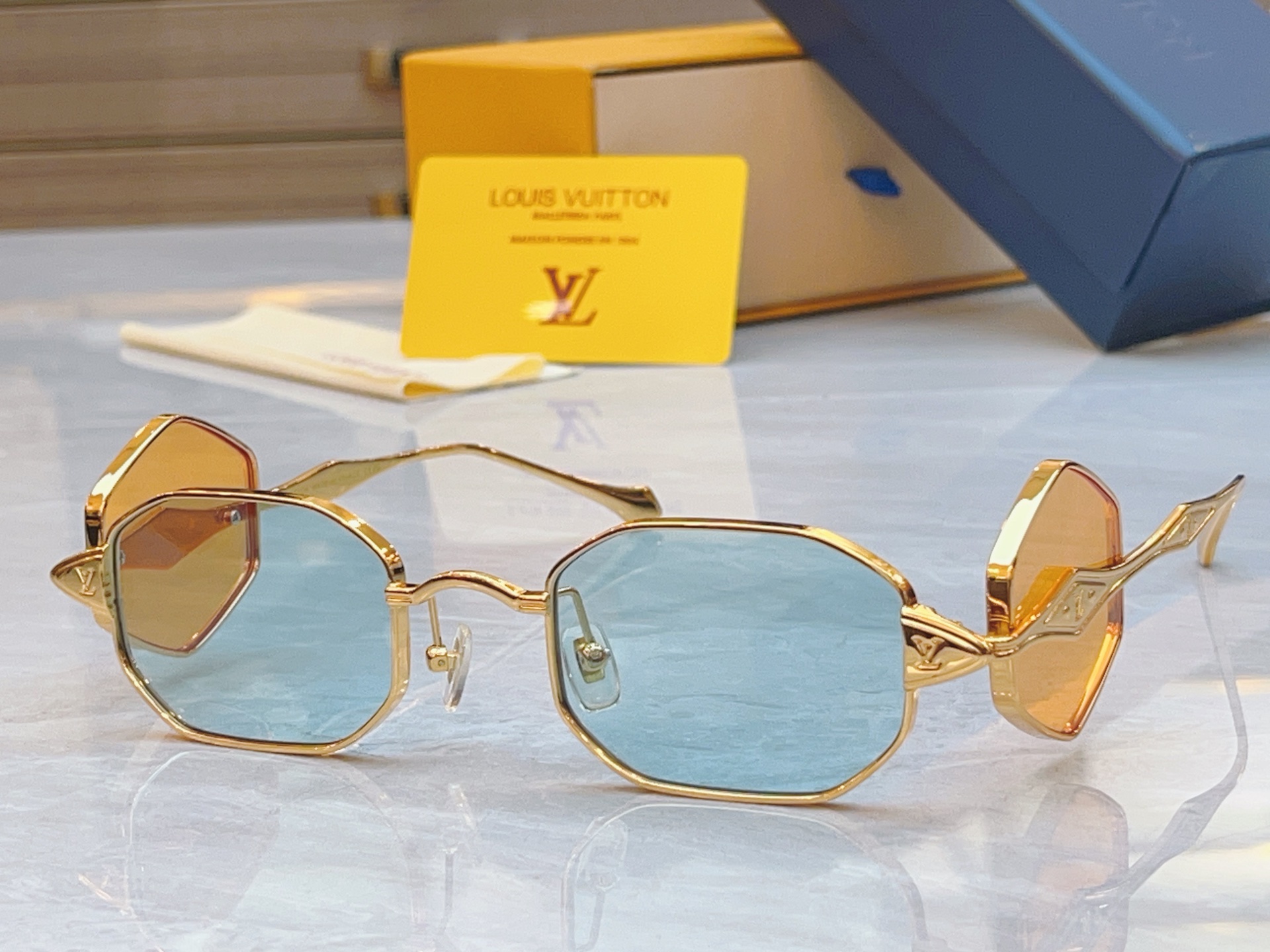 ，【LOUIS VUITTO*】路易*威登新款太阳镜，MODEL：Z2020U，SIZE：50口24-1