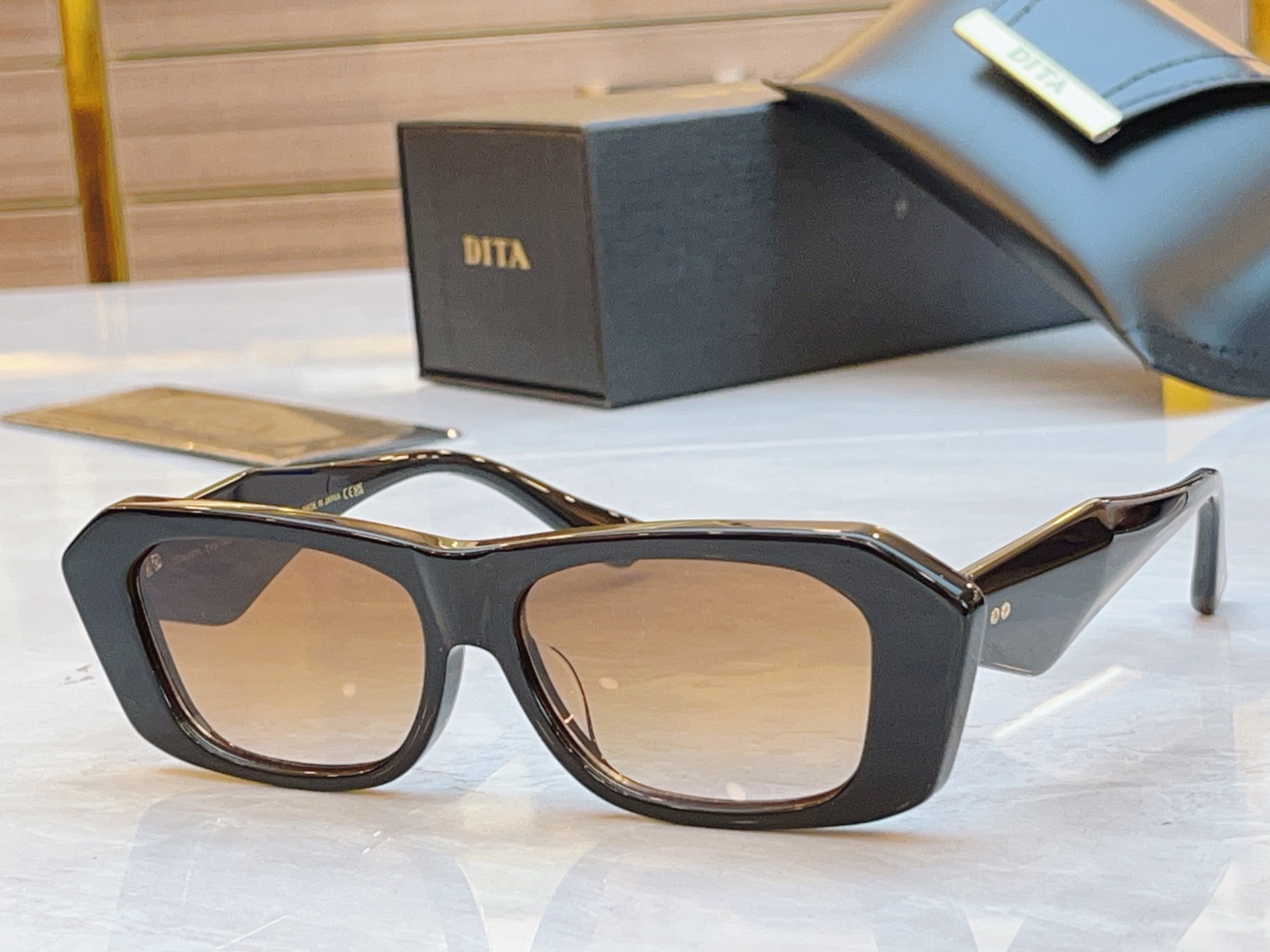 ，【DIT*】蒂*塔新款太阳镜，MODEL：DTS725，SIZE：54口14-145