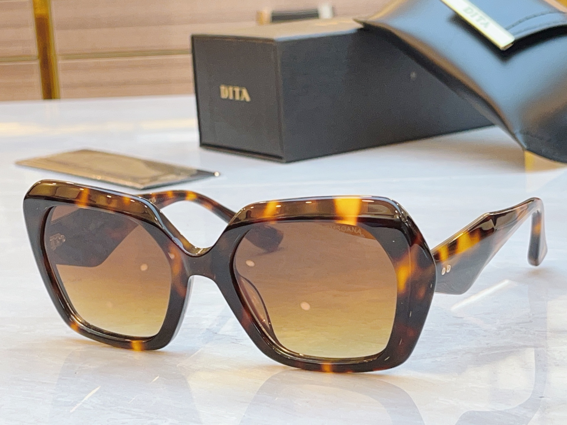 ，【DIT*】蒂*塔新款太阳镜，MODEL：DTS724，SIZE：54口21-145