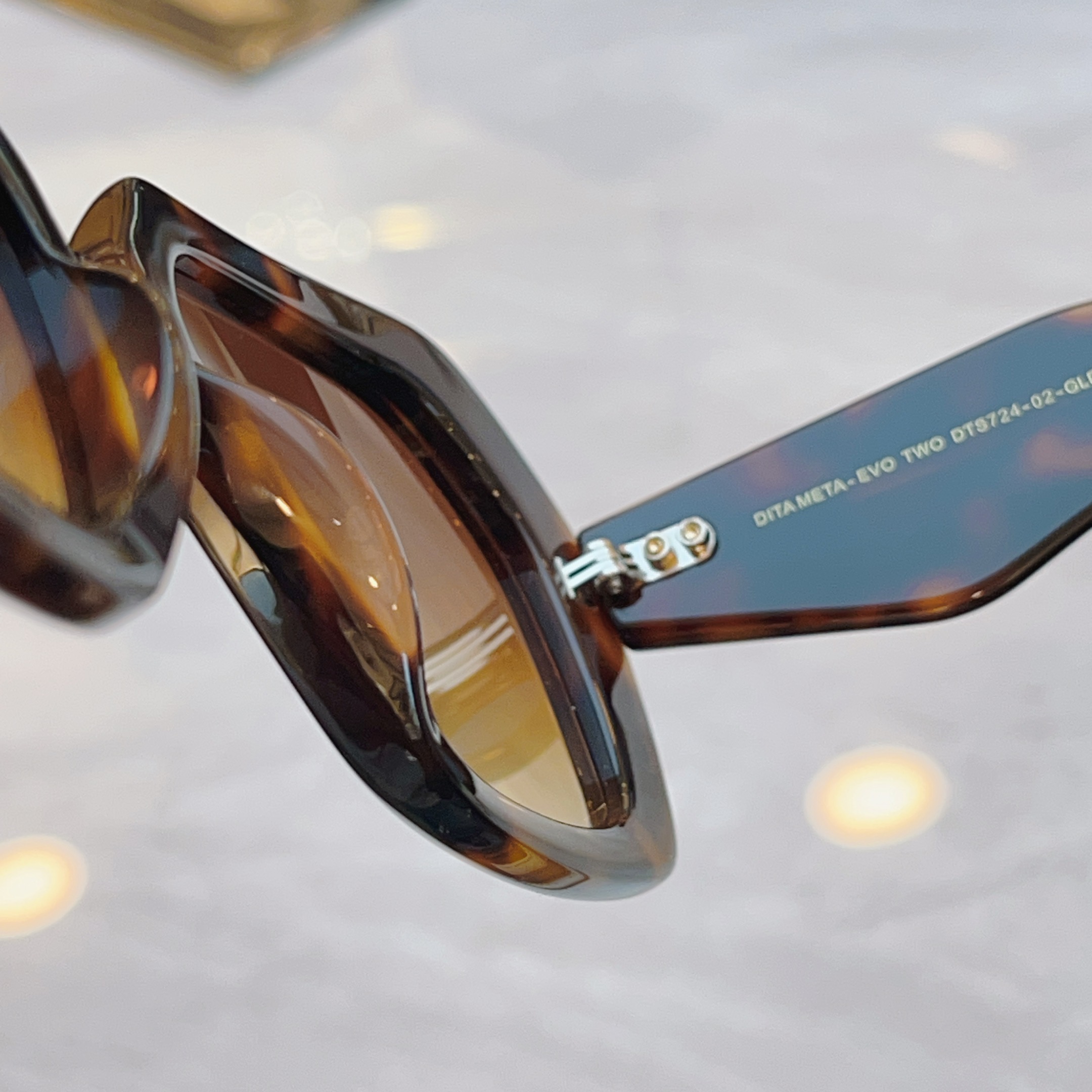 ，【DIT*】蒂*塔新款太阳镜，MODEL：DTS724，SIZE：54口21-145