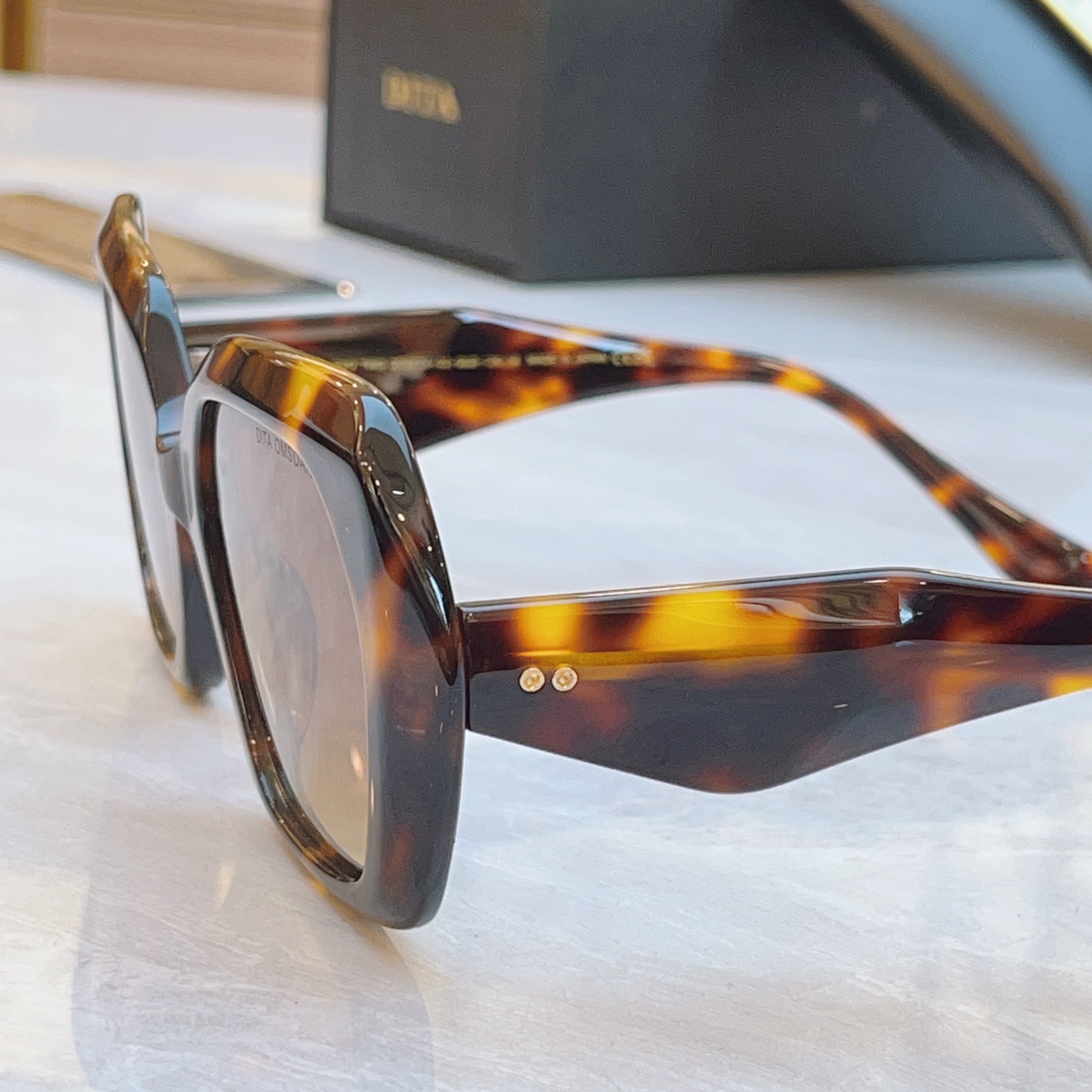 ，【DIT*】蒂*塔新款太阳镜，MODEL：DTS724，SIZE：54口21-145