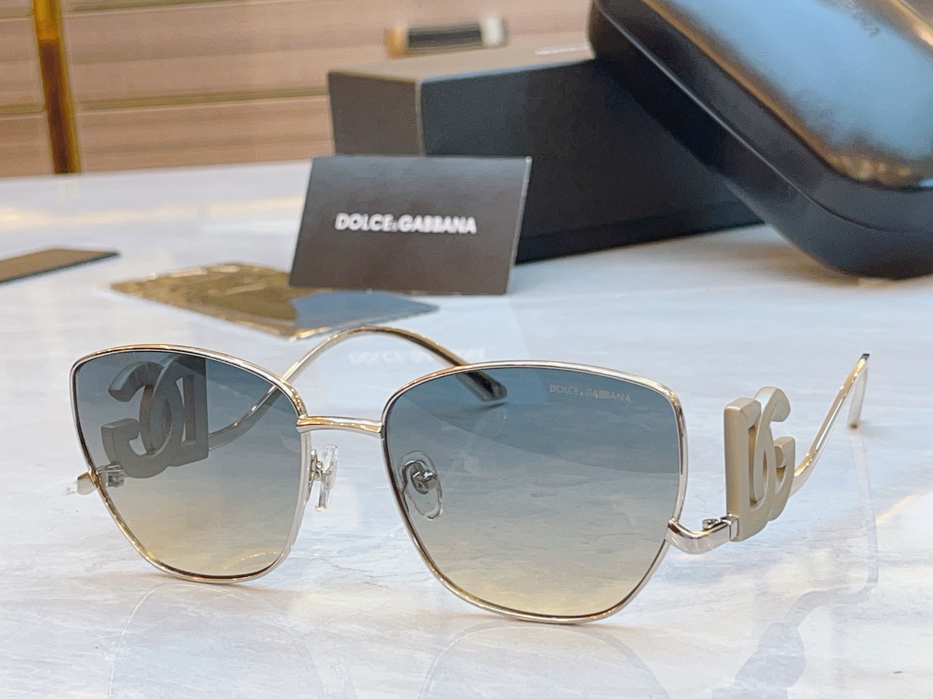 ，【DOLCE & GABBAN*】D*G新款太阳镜，MODEL：DG1498LB，SIZE：58口17