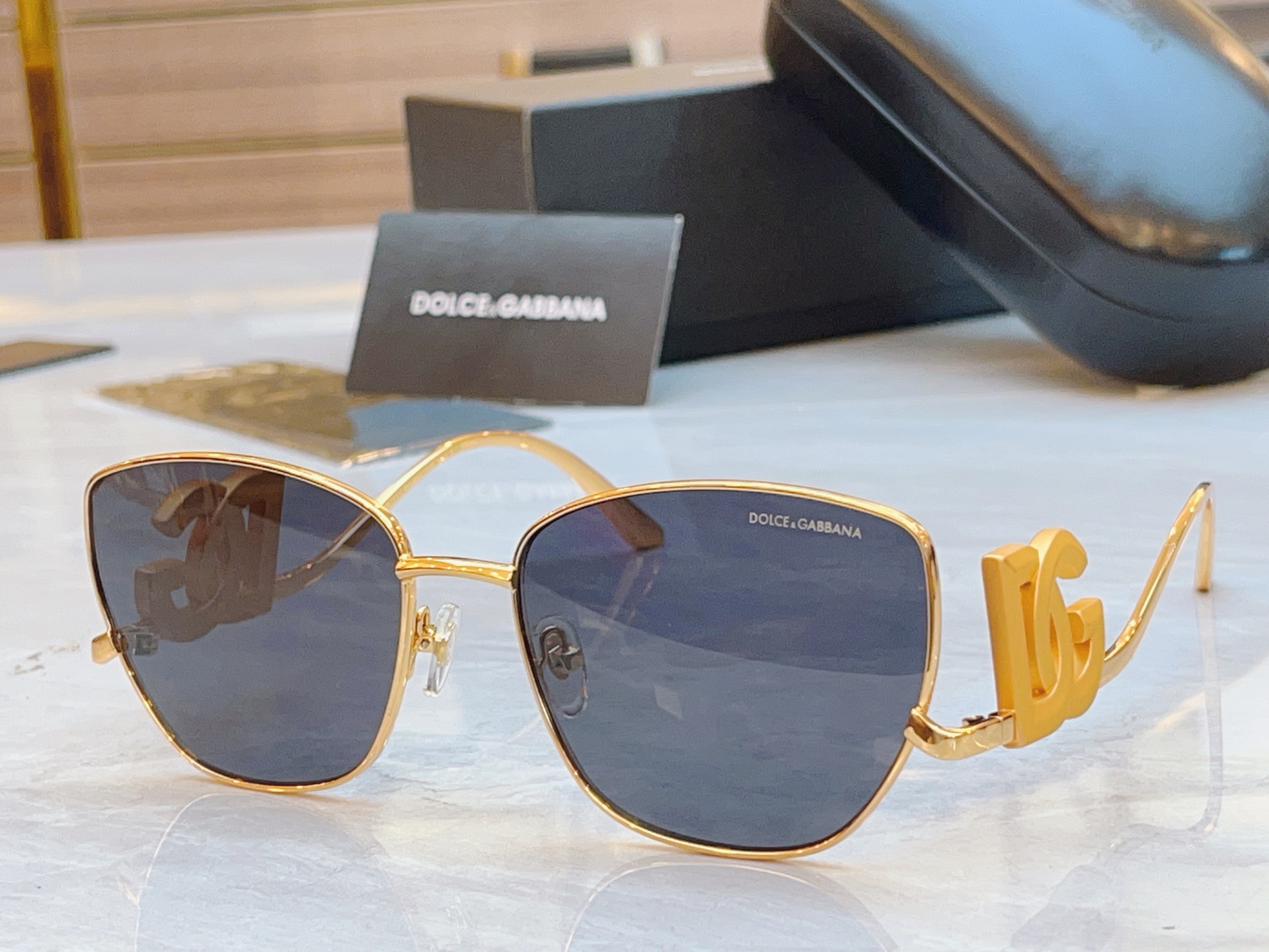 ，【DOLCE & GABBAN*】D*G新款太阳镜，MODEL：DG1498LB，SIZE：58口17