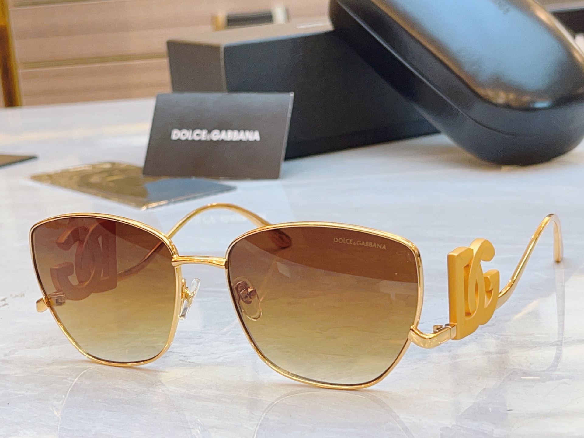 ，【DOLCE & GABBAN*】D*G新款太阳镜，MODEL：DG1498LB，SIZE：58口17