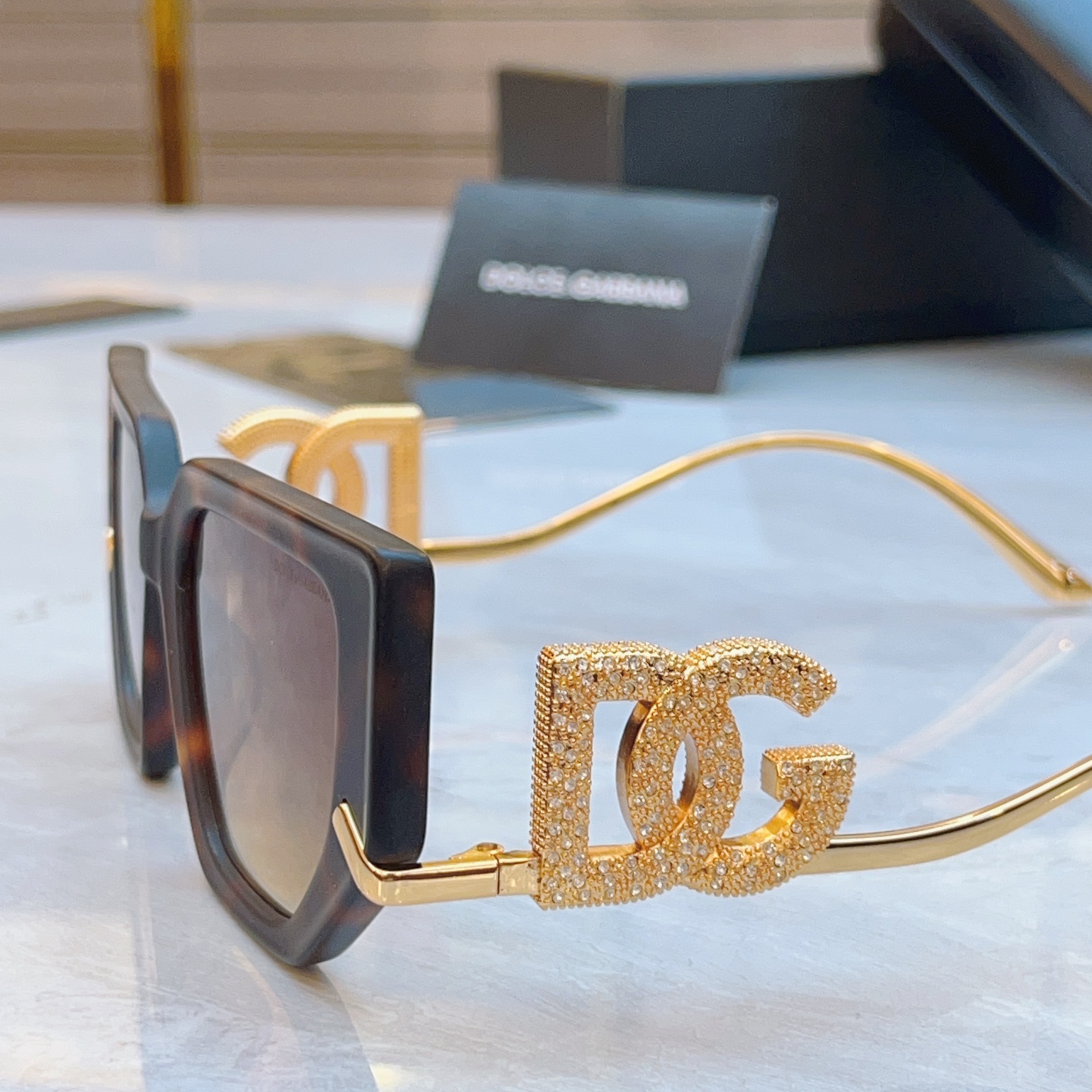 ，【DOLCE & GABBAN*】D*G新款太阳镜，MODEL：DG6663，SIZE：52口16-1