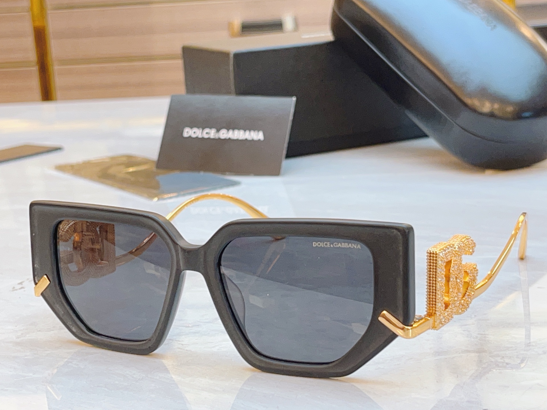 ，【DOLCE & GABBAN*】D*G新款太阳镜，MODEL：DG6663，SIZE：52口16-1