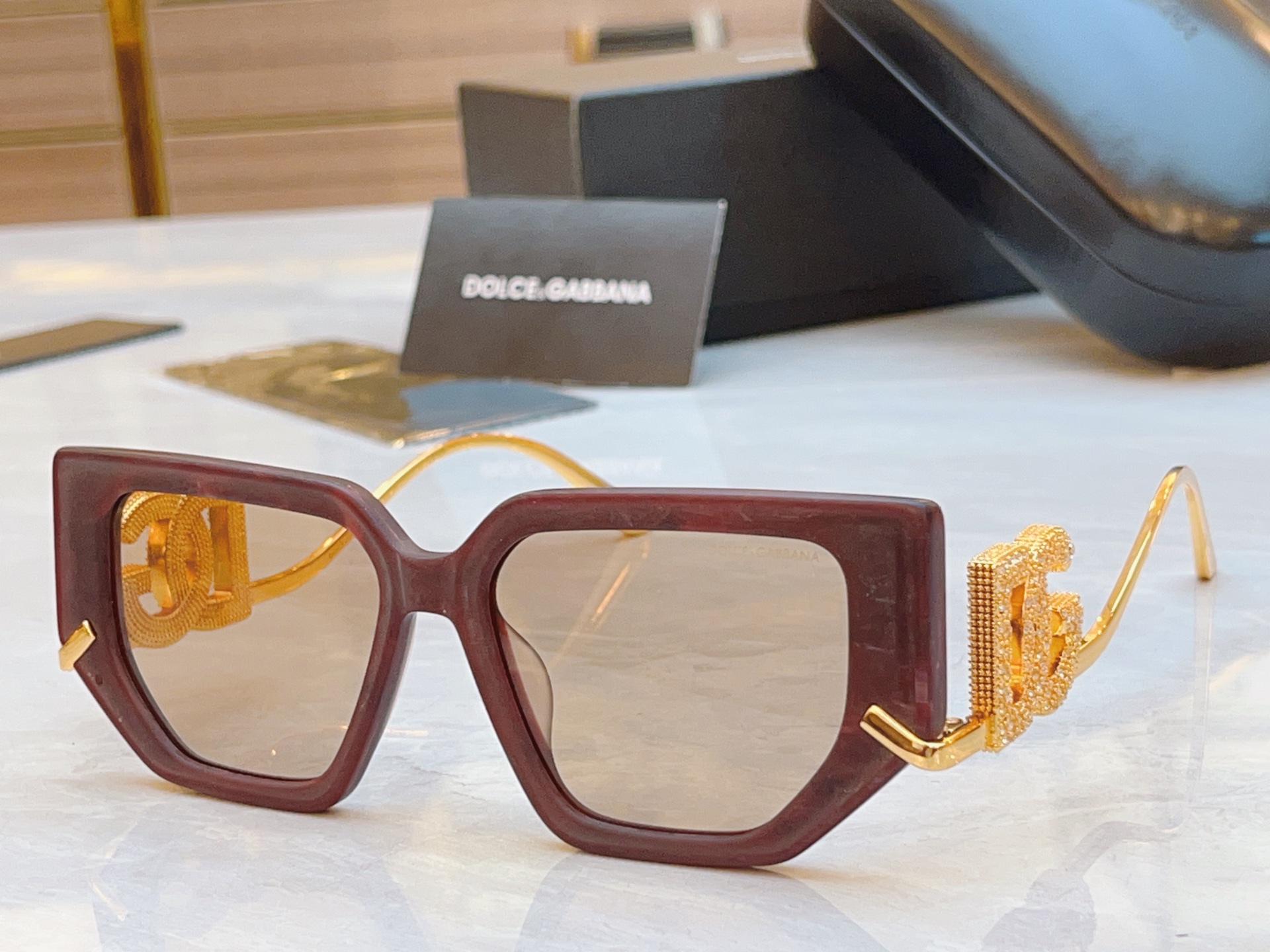 ，【DOLCE & GABBAN*】D*G新款太阳镜，MODEL：DG6663，SIZE：52口16-1