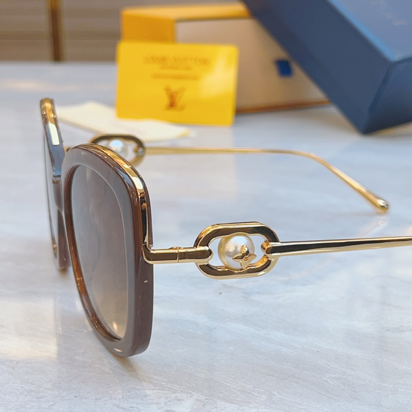 ，【LOUIS VUITTO*】路易*威登新款太阳镜，MODEL：Z1932E，SIZE：56口18-1