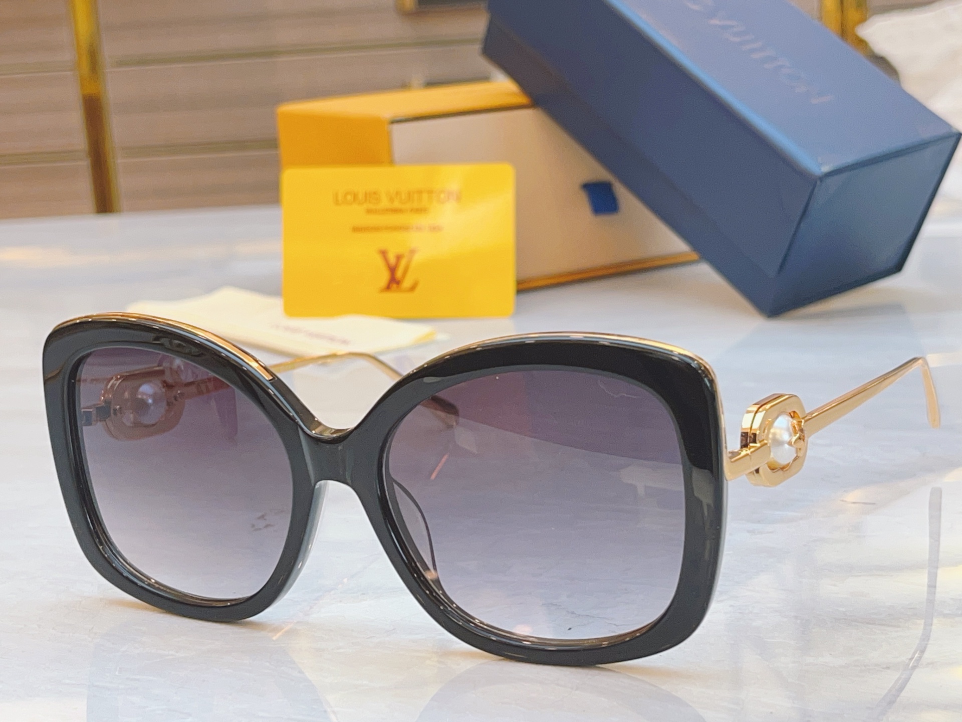 NO:372872,,【LOUIS VUITTO*】Louis Vuitton's new sunglasses, MODELZ1932E, SIZE56-mouth 18-glasses sunglasses, glasses, louis vuitton, louis vuitton19860909,【LOUIS VUITTO*】路易*威登新款太阳镜,MODELZ1932E,SIZE56口18-眼镜墨镜太阳镜,眼镜,louis vuitton,louis vuitton,glasses
