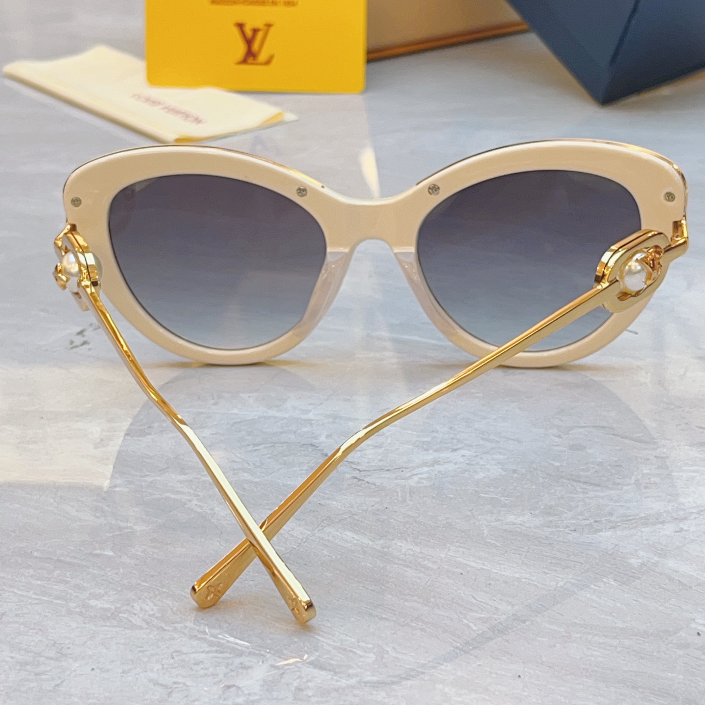 ，【LOUIS VUITTO*】路易*威登新款太阳镜，MODEL：Z1931E，SIZE：54口20-1