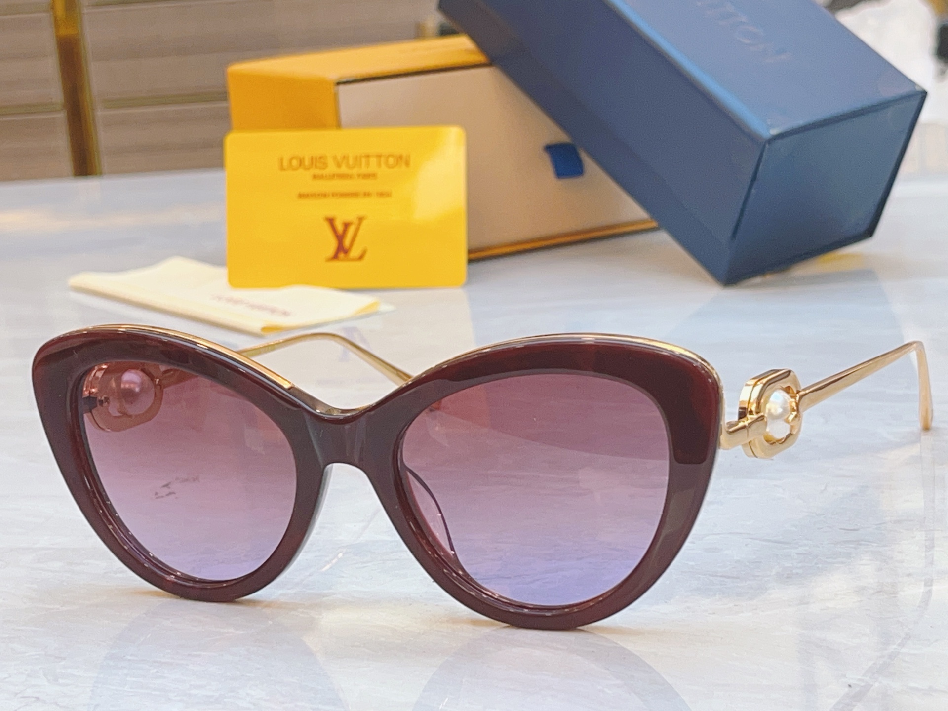 ，【LOUIS VUITTO*】路易*威登新款太阳镜，MODEL：Z1931E，SIZE：54口20-1