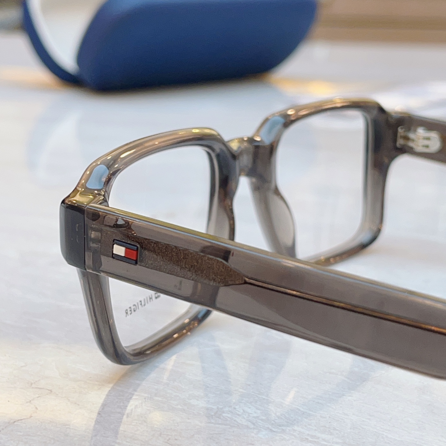 ，【TOMMY HILFIGE*】新款眼镜架
MODEL：TH2126，SIZE：54口18-145