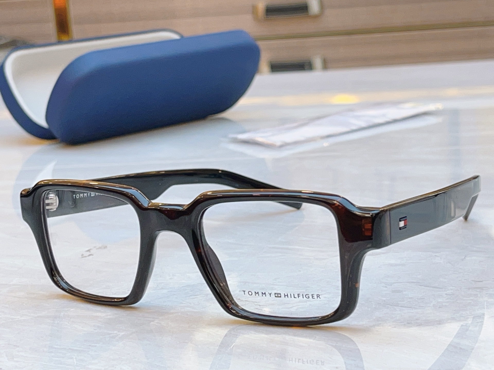 ，【TOMMY HILFIGE*】新款眼镜架
MODEL：TH2126，SIZE：54口18-145