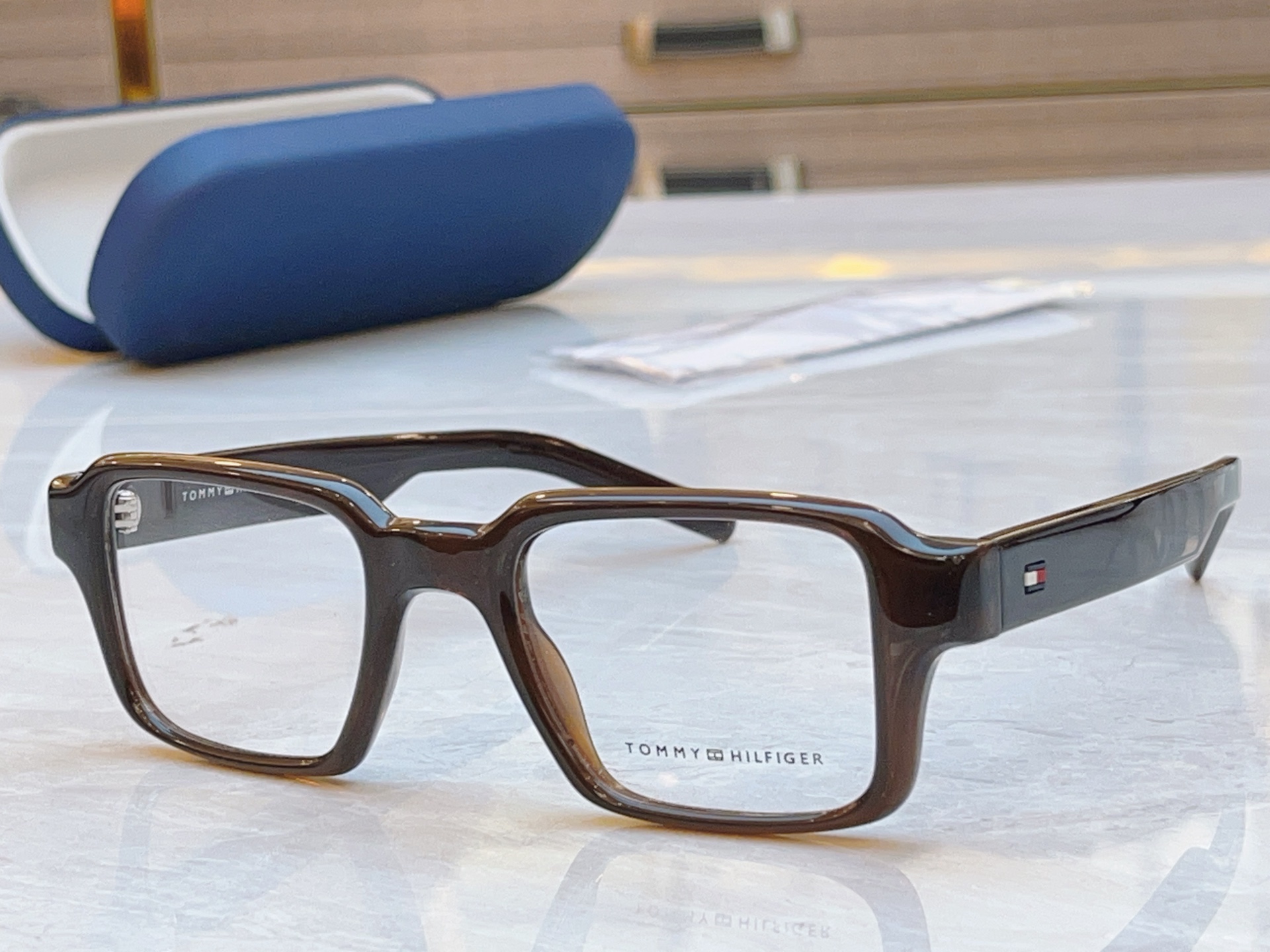 ，【TOMMY HILFIGE*】新款眼镜架
MODEL：TH2126，SIZE：54口18-145