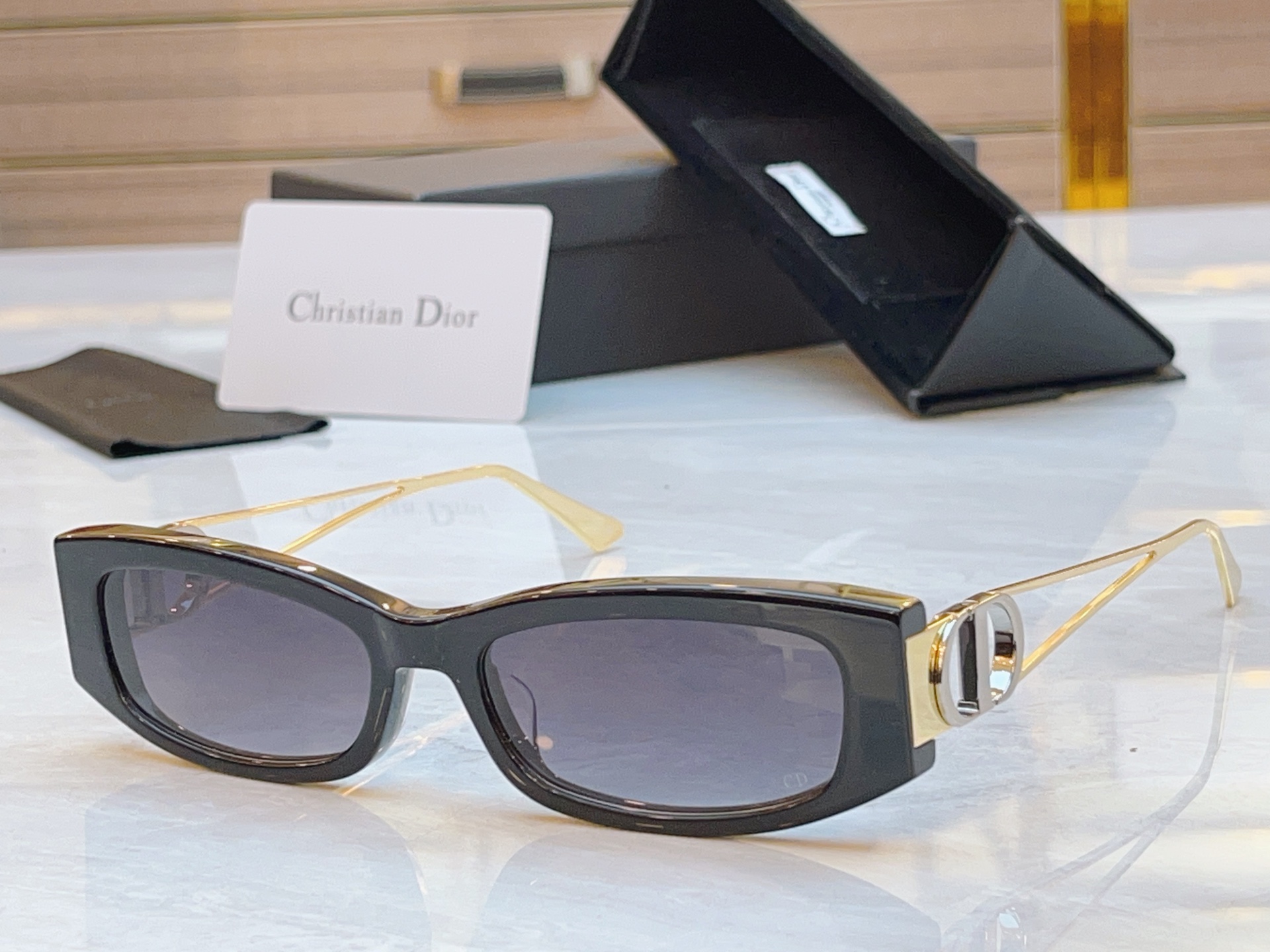 ，【DIO* 】迪*奥新款太阳镜，MODEL：30Montaigne S14F，SIZE：57口17-1