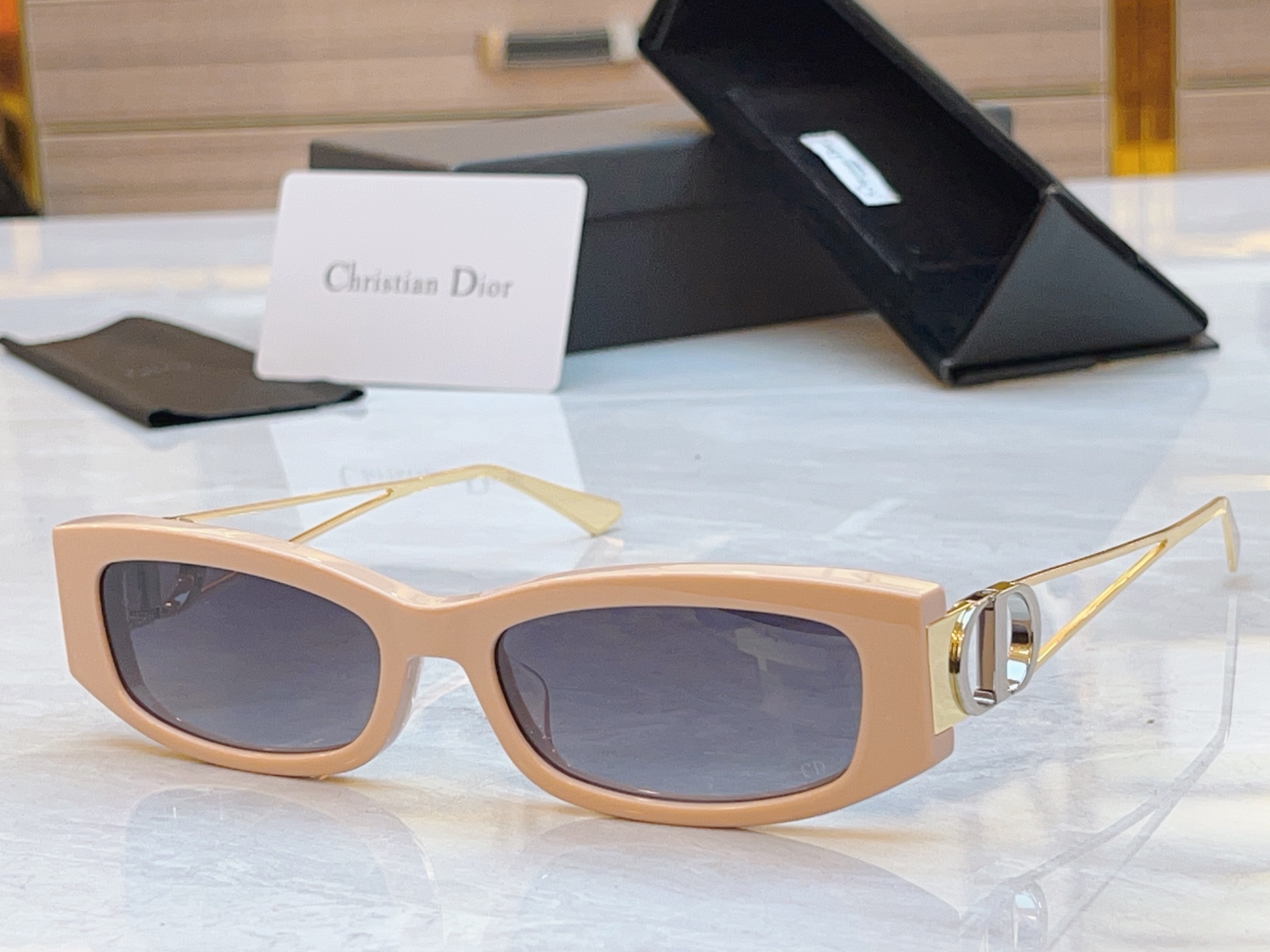 ，【DIO* 】迪*奥新款太阳镜，MODEL：30Montaigne S14F，SIZE：57口17-1