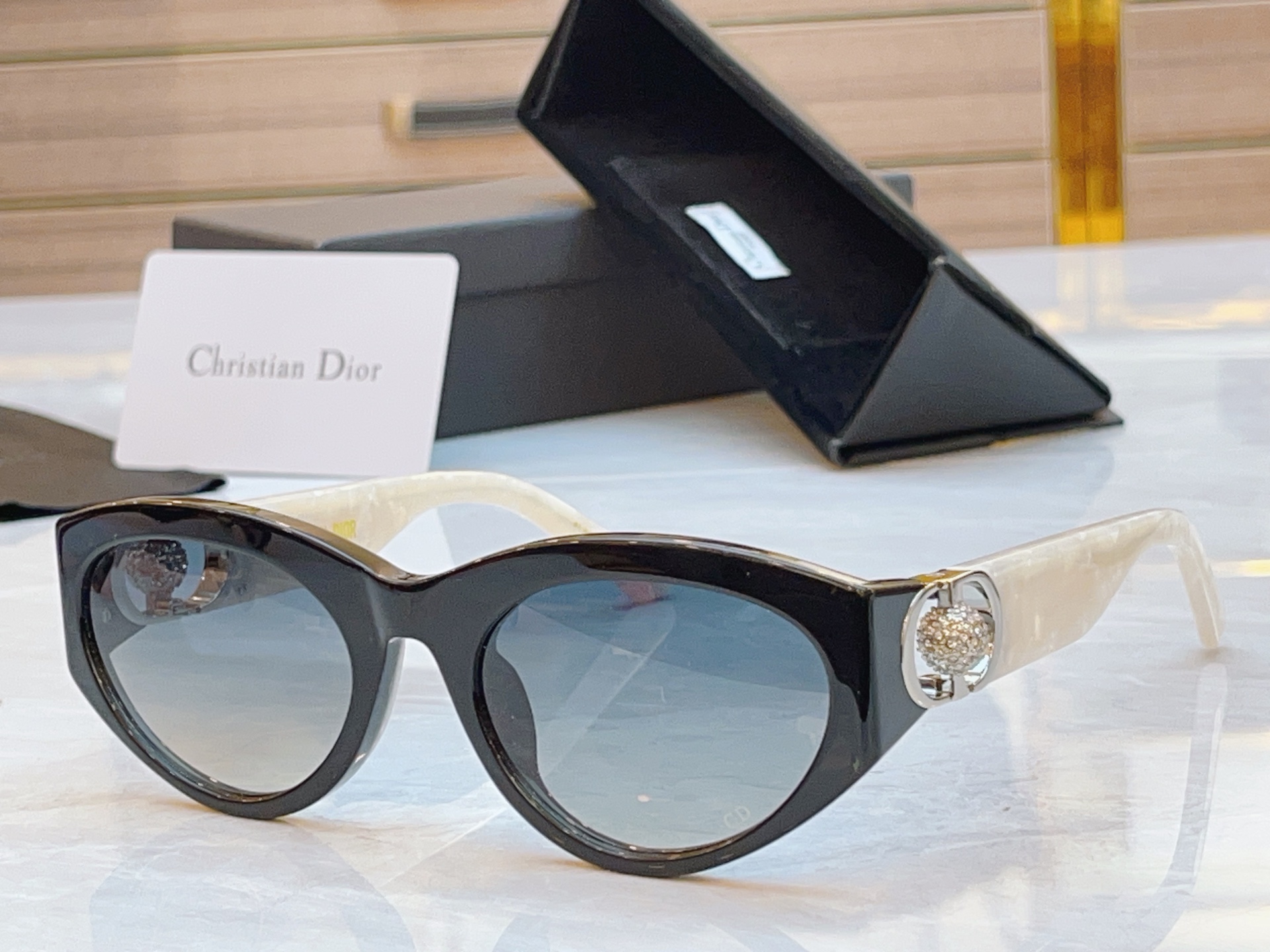 ，【DIO* 】迪*奥新款太阳镜，MODEL：30Montaigne B7F，SIZE：56口20-13