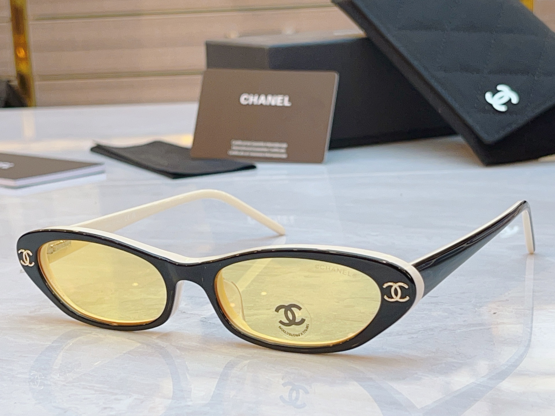 ，【CHAN*】香奈*儿新款太阳镜，
MODEL：CH3025，SIZE：52口17-140