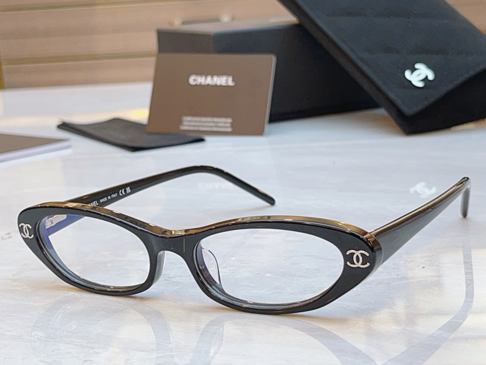 ，【CHAN*】香奈*儿新款太阳镜，
MODEL：CH3025，SIZE：52口17-140