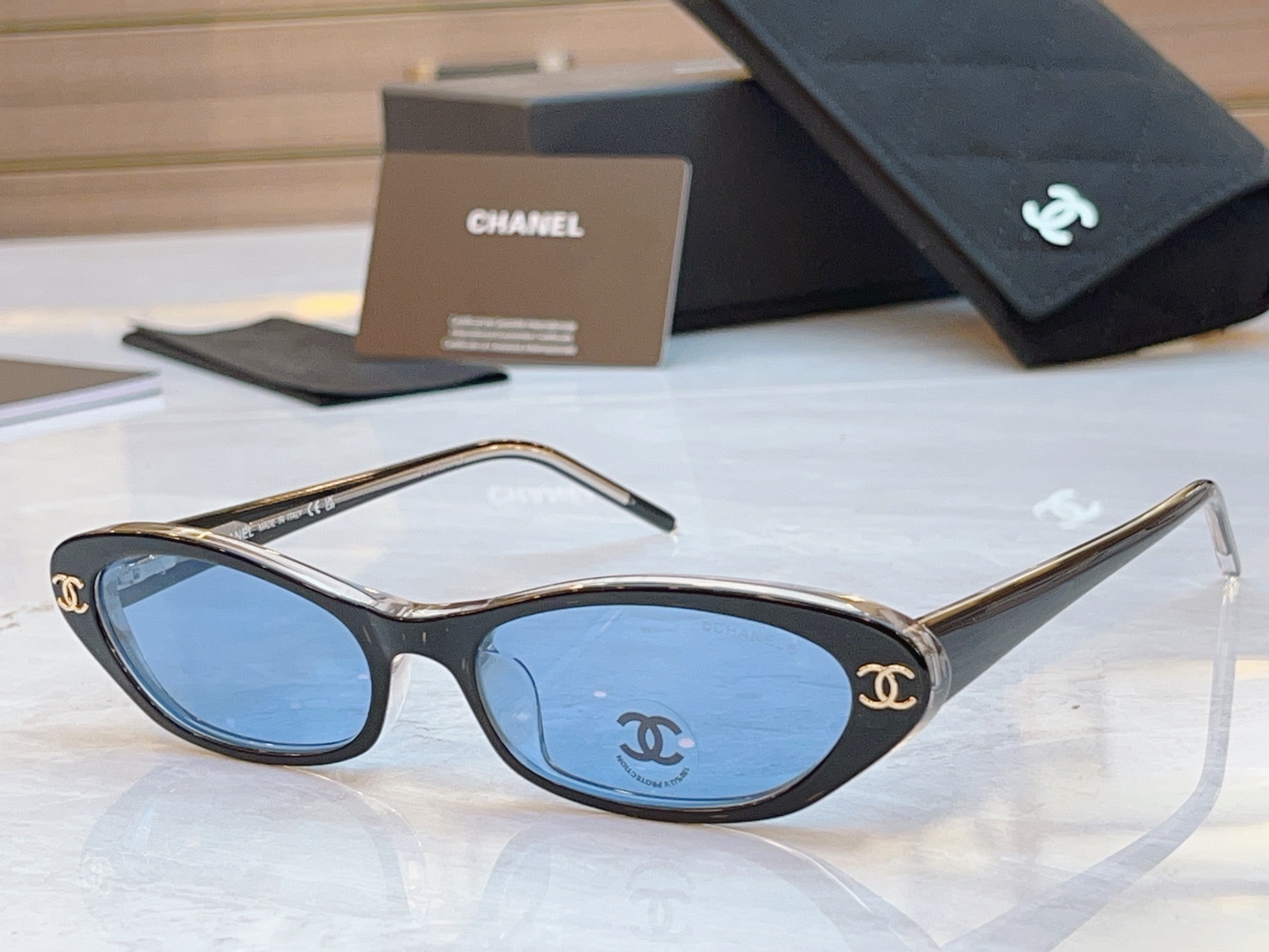 ，【CHAN*】香奈*儿新款太阳镜，
MODEL：CH3025，SIZE：52口17-140